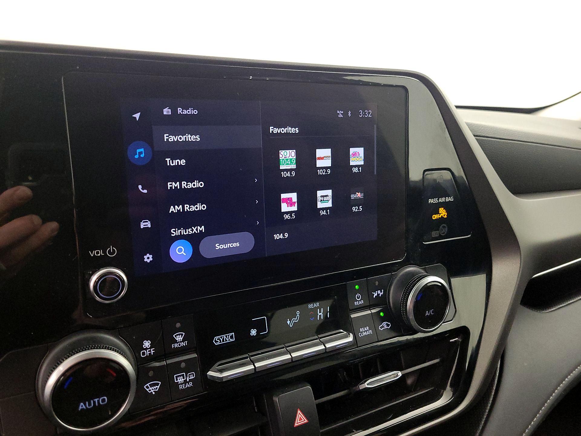 Thumbnail: 2023 Toyota Highlander - 16