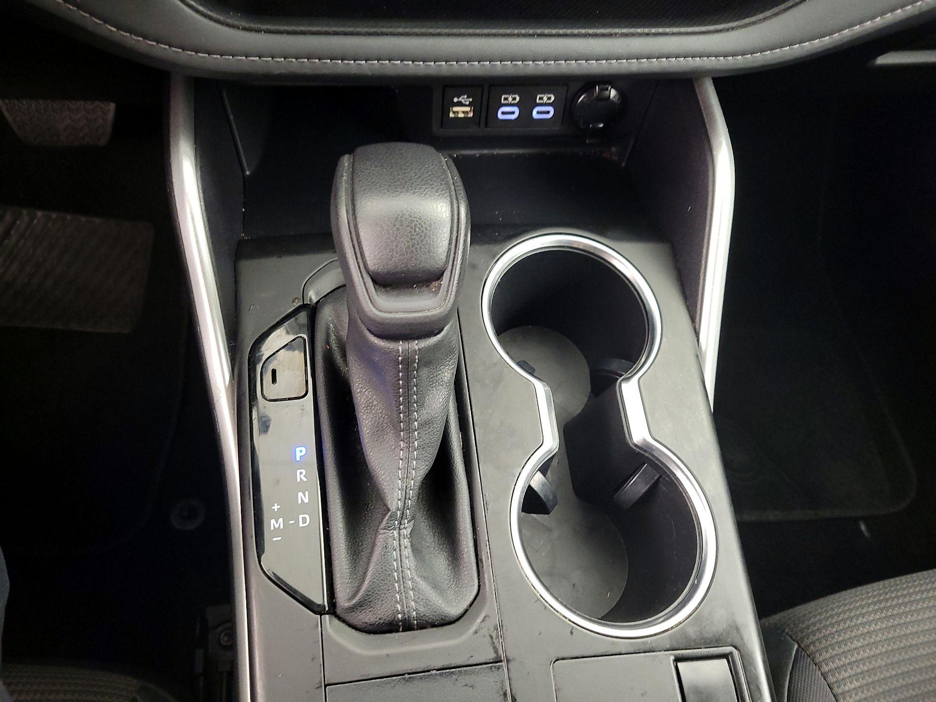 Thumbnail: 2023 Toyota Highlander - 18