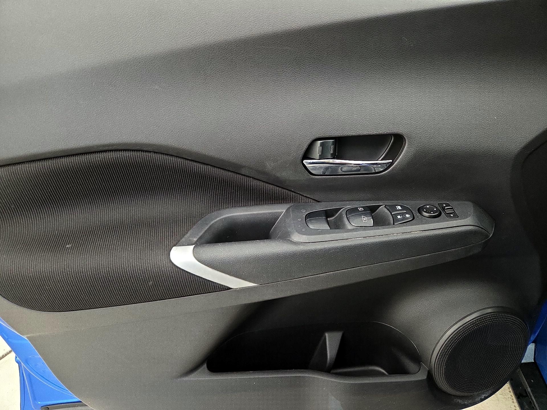 Thumbnail: 2023 Nissan Kicks - 12