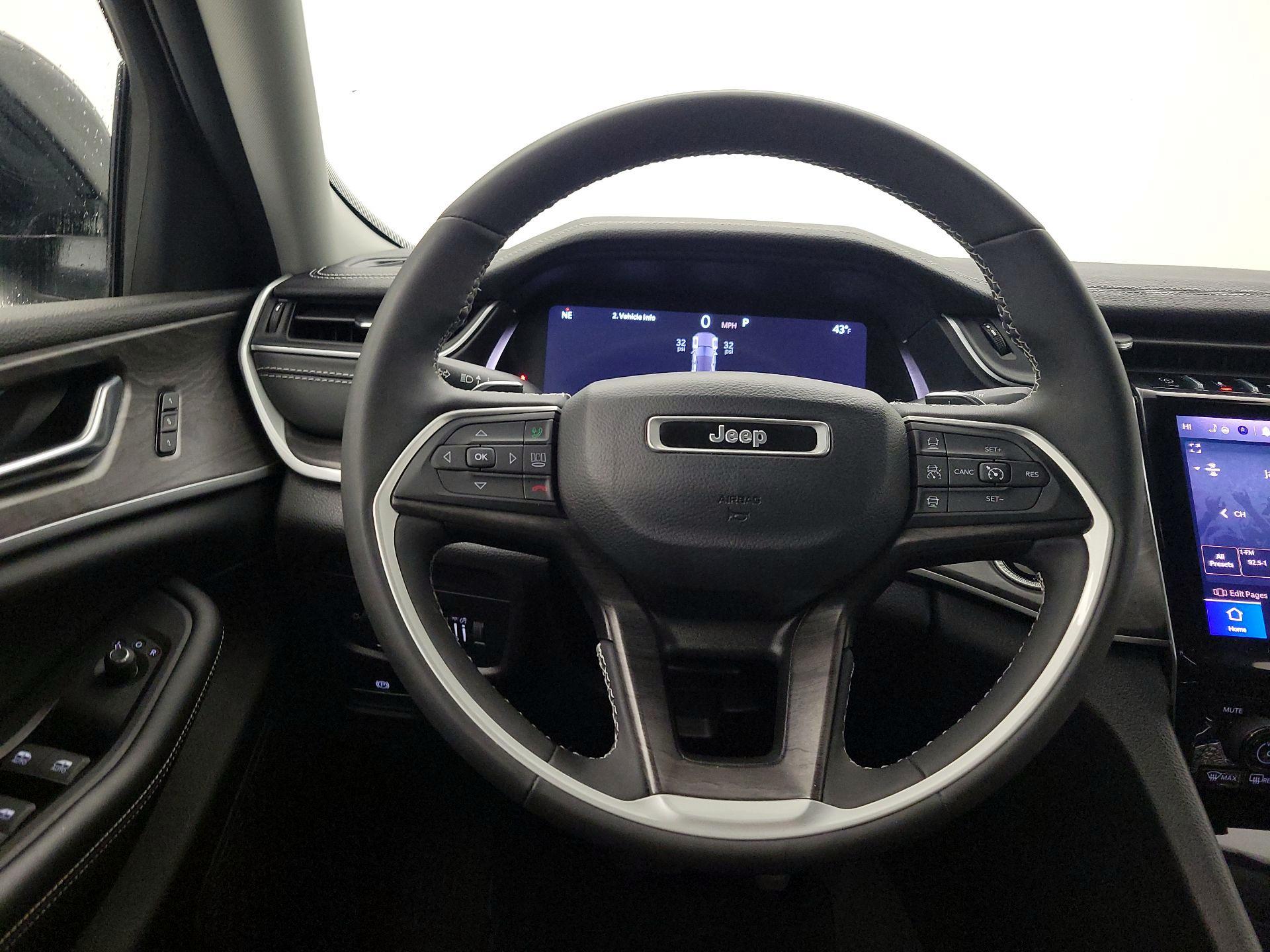 Thumbnail: 2023 Jeep Grand Cherokee - 10