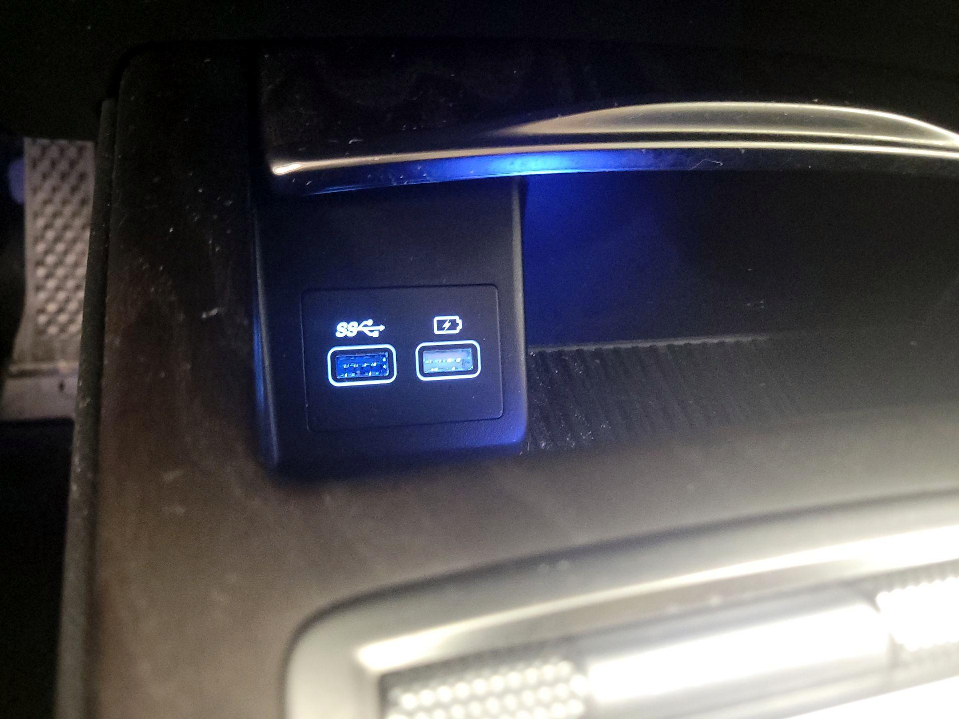 Thumbnail: 2023 Genesis G80 - 19