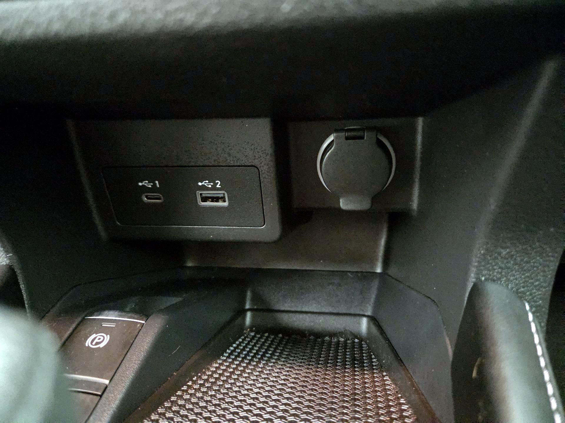 Thumbnail: 2023 Nissan Kicks - 18