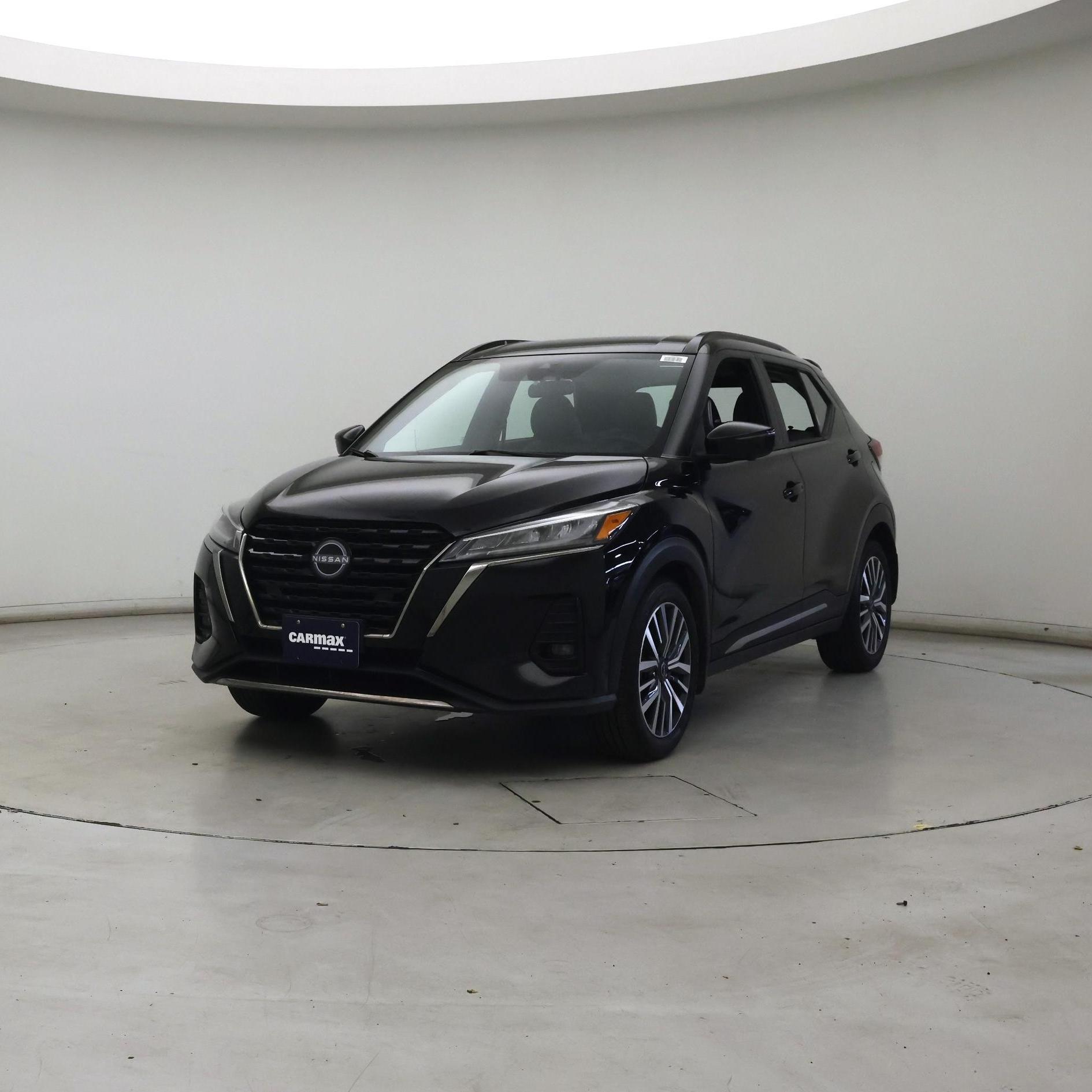 Thumbnail: 2023 Nissan Kicks - 4