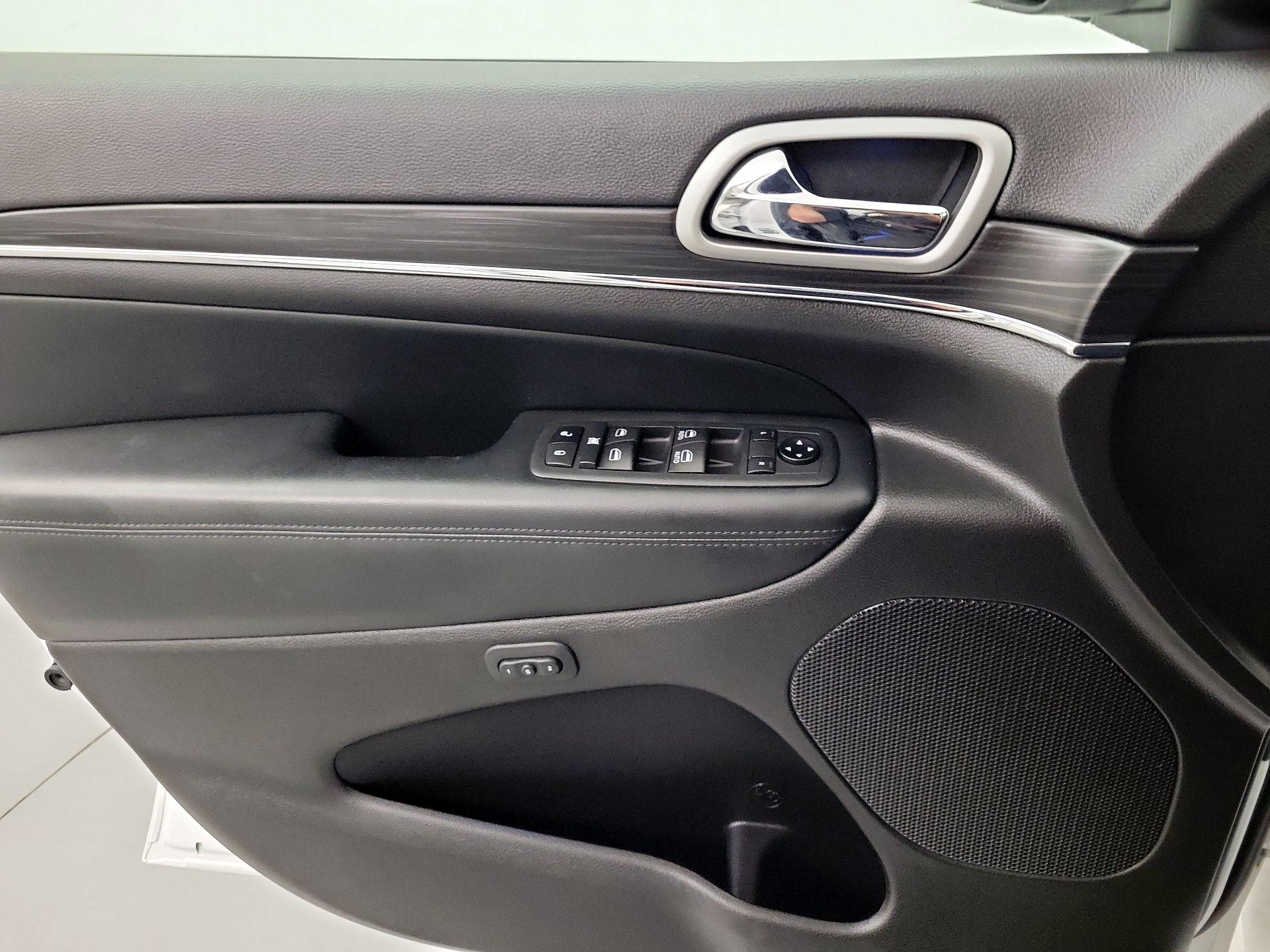 Thumbnail: 2021 Jeep Grand Cherokee - 10