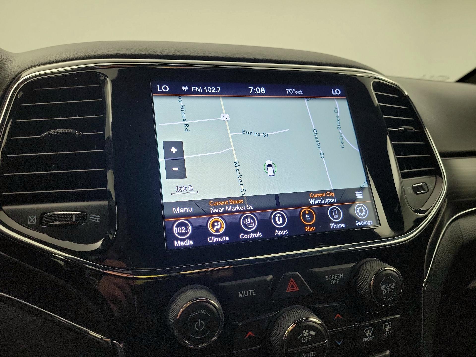 Thumbnail: 2021 Jeep Grand Cherokee - 12