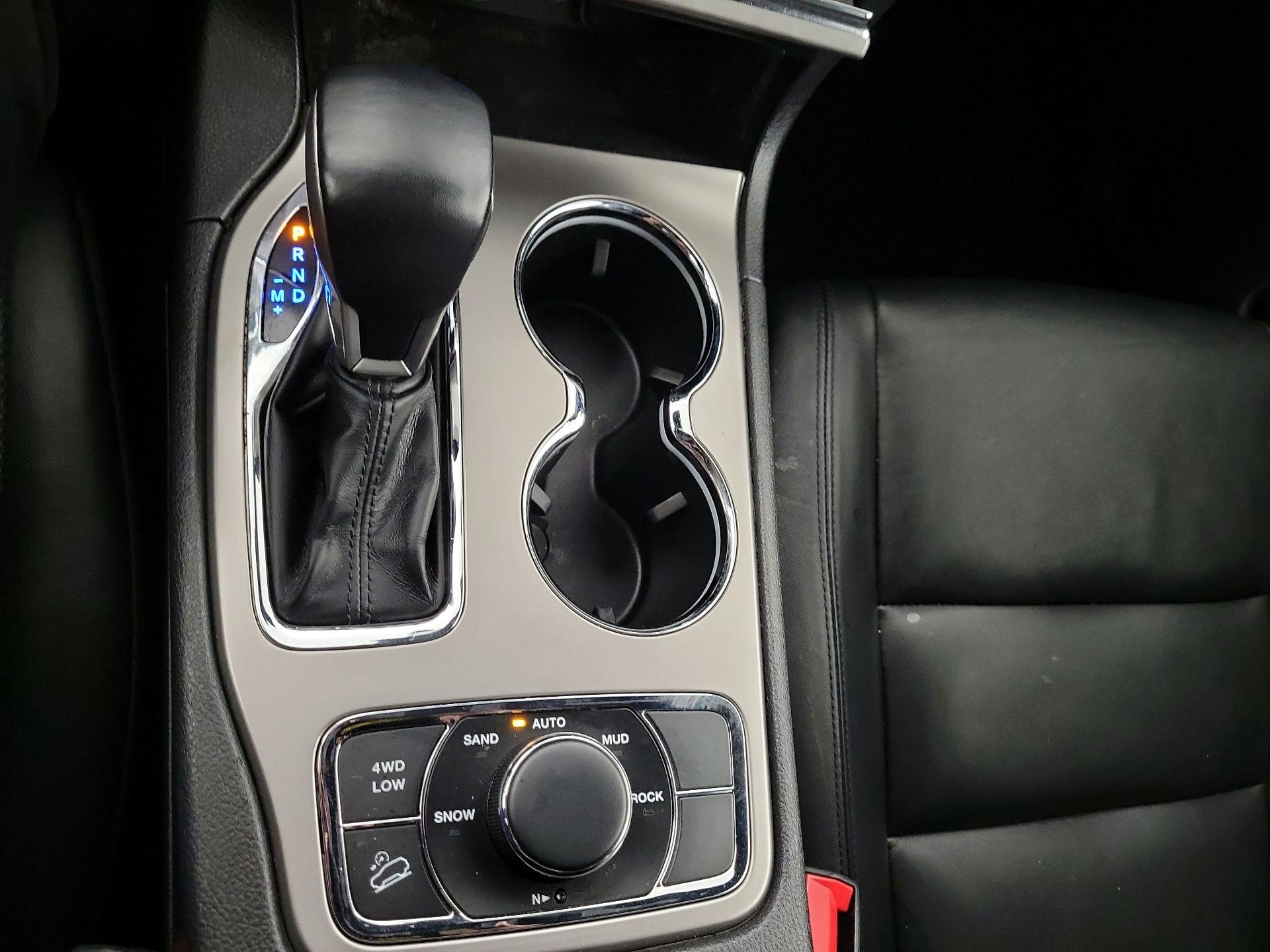 Thumbnail: 2021 Jeep Grand Cherokee - 16