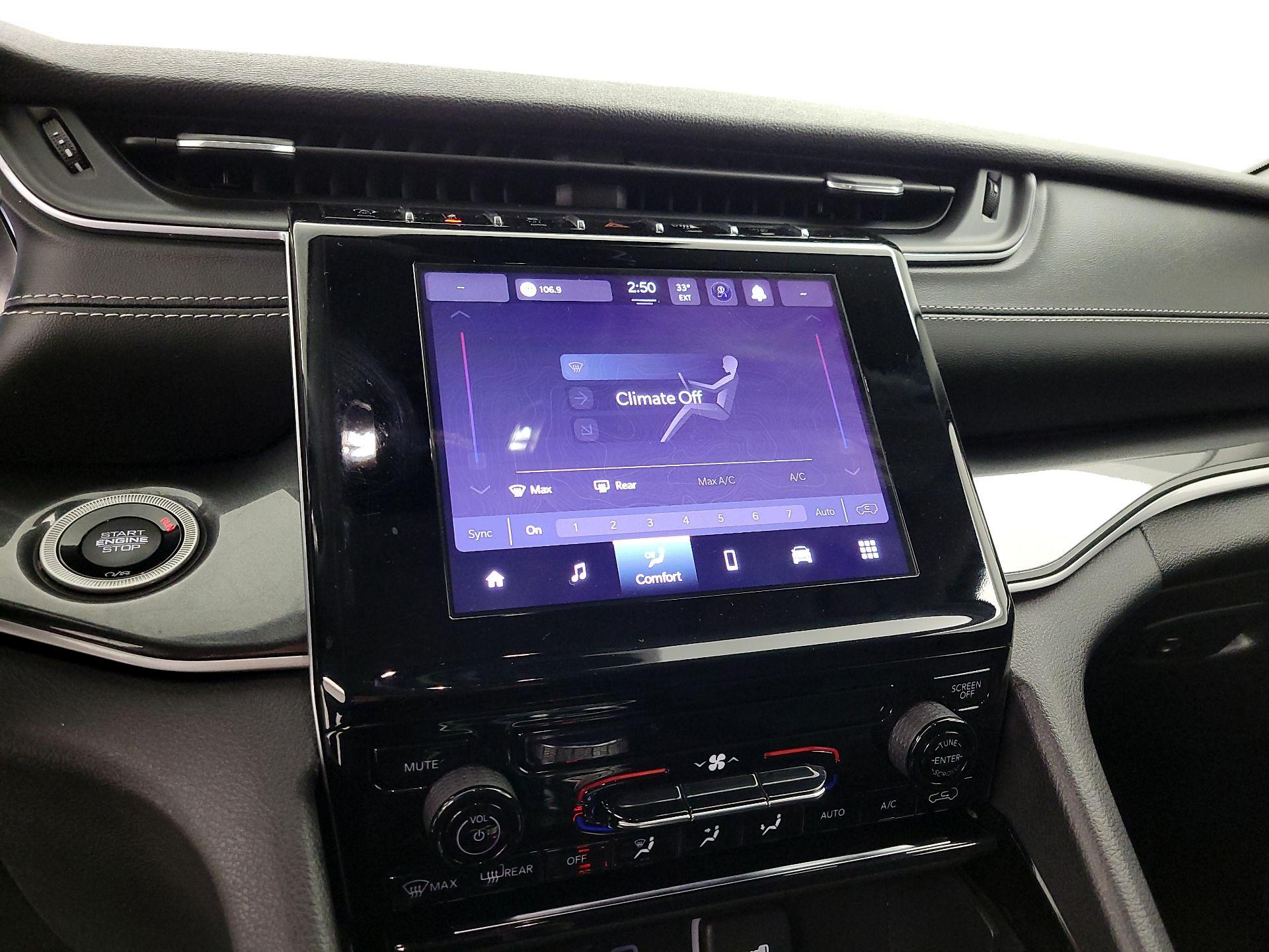 Thumbnail: 2023 Jeep Grand Cherokee - 16