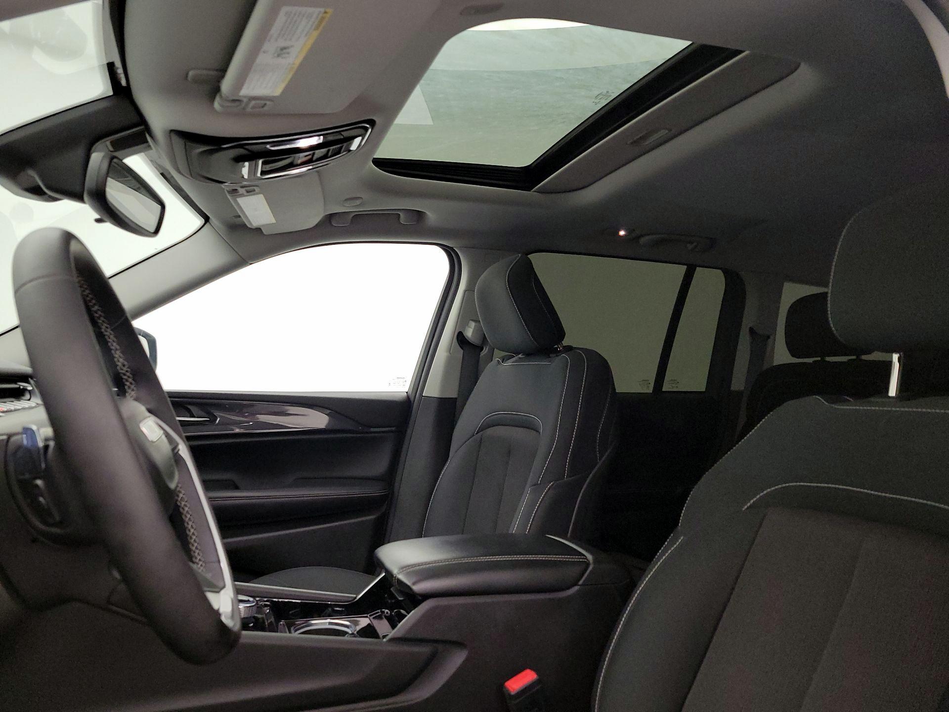 Thumbnail: 2023 Jeep Grand Cherokee - 19