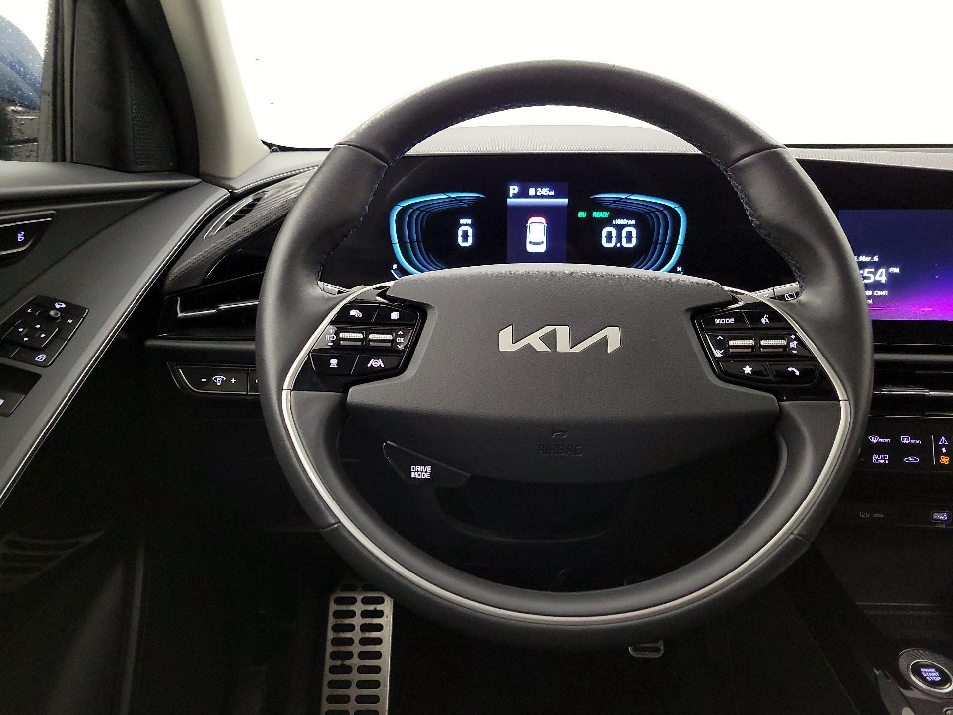 Thumbnail: 2023 Kia Niro - 10