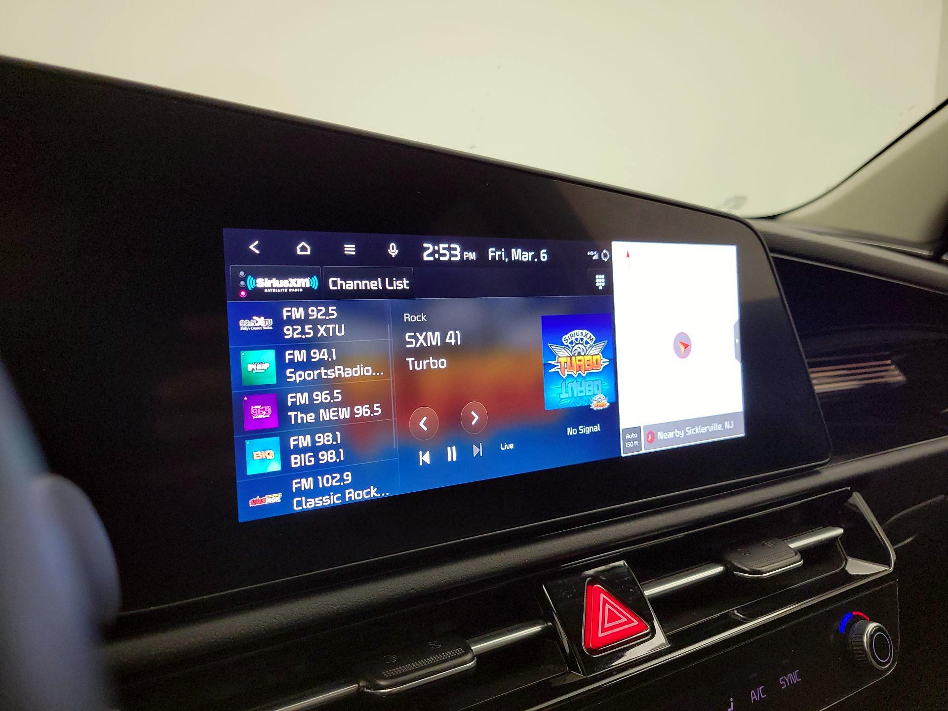 Thumbnail: 2023 Kia Niro - 16