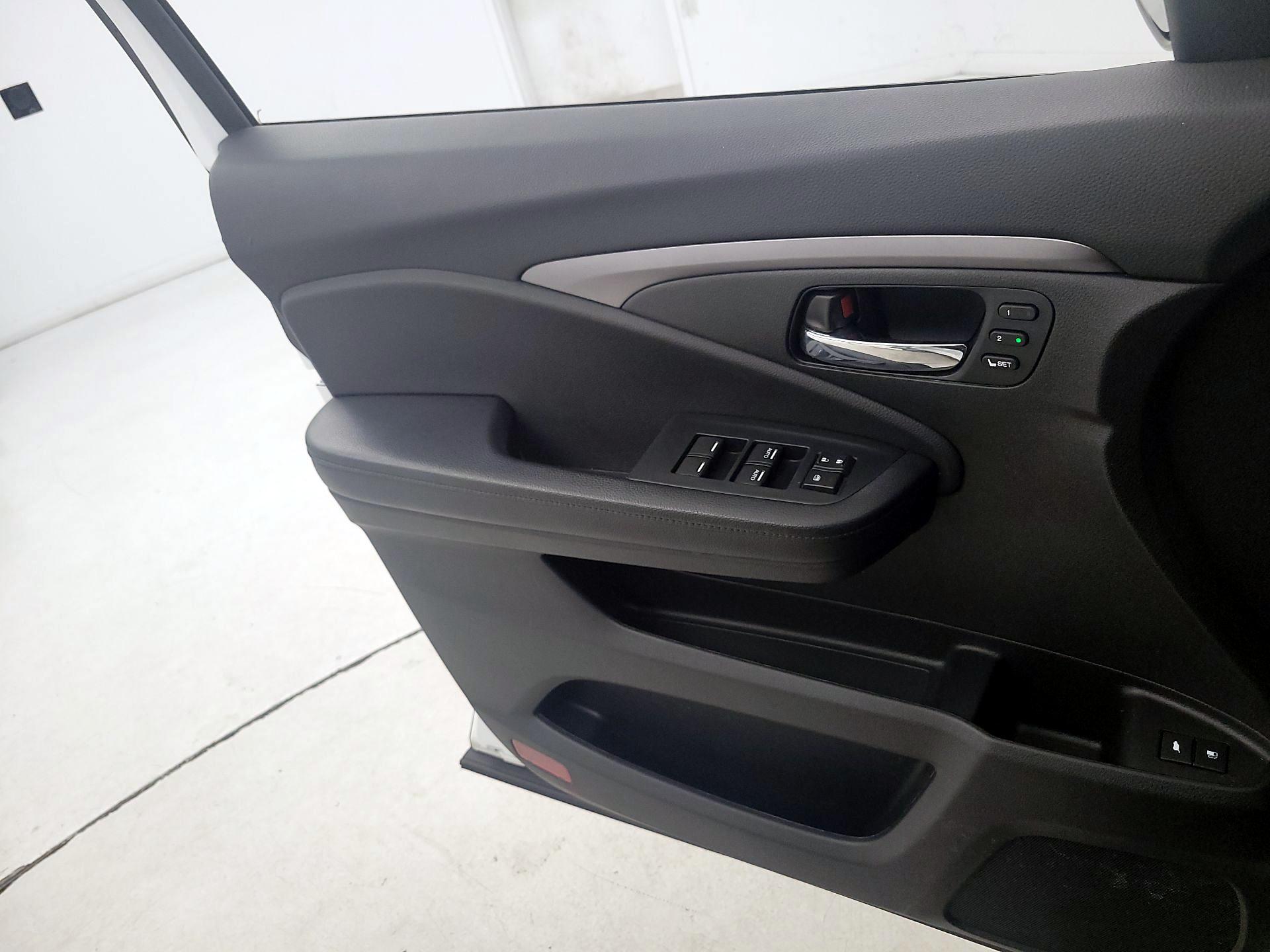 Thumbnail: 2022 Honda Pilot - 12