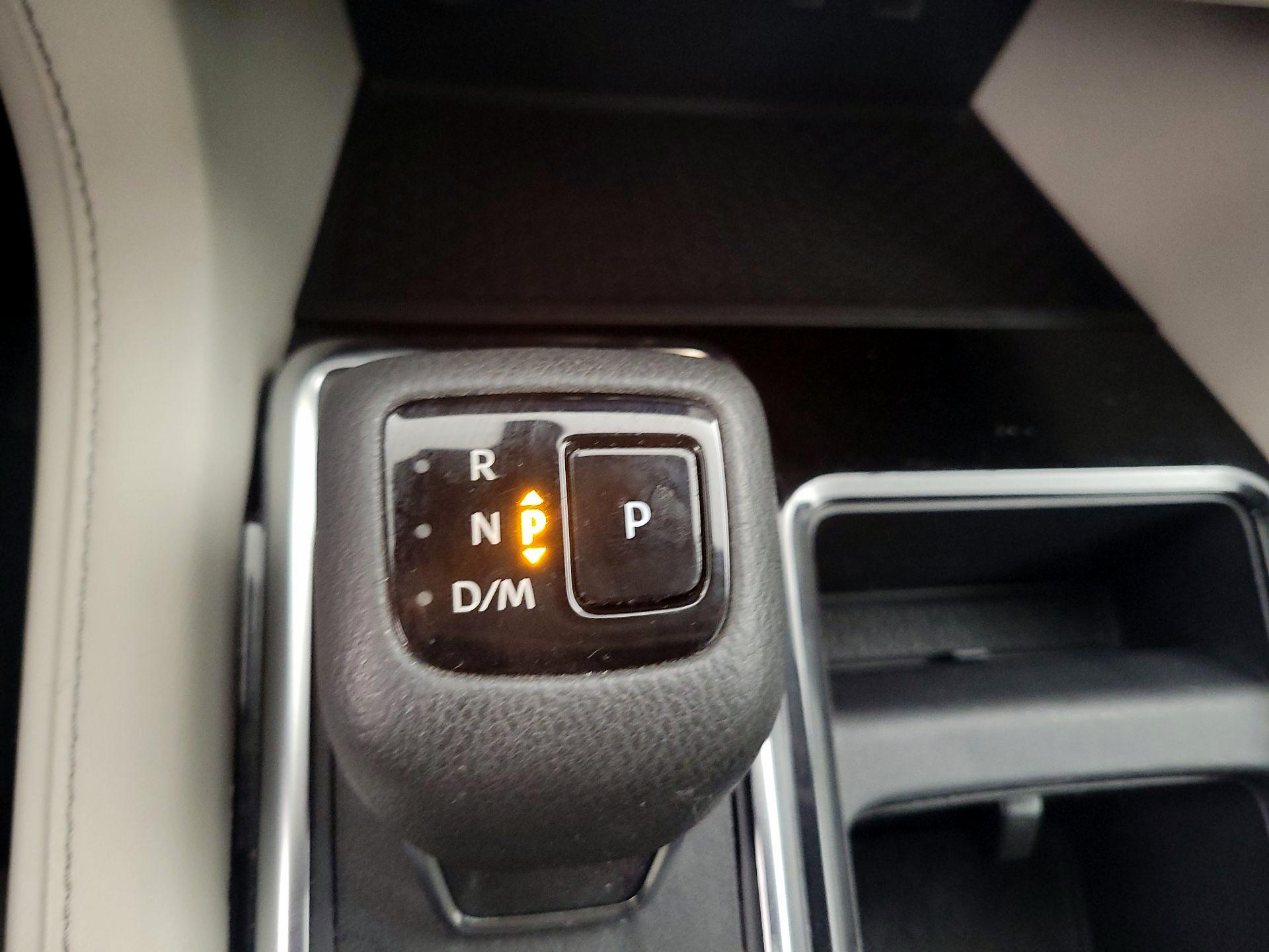 Thumbnail: 2023 Nissan Pathfinder - 17