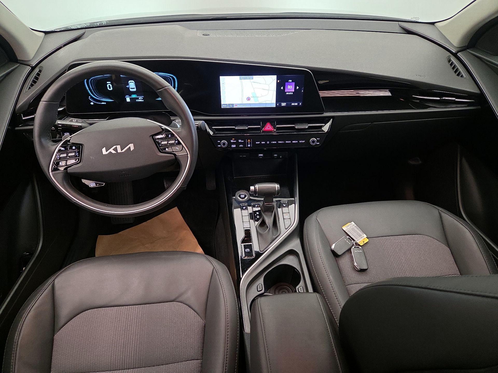 Thumbnail: 2023 Kia Niro - 9