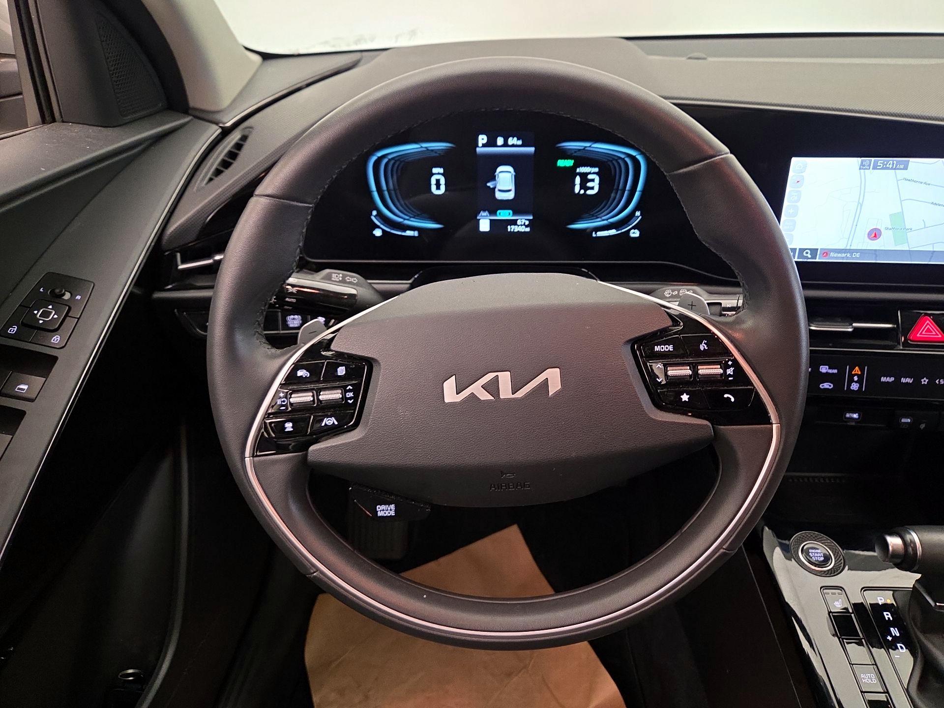 Thumbnail: 2023 Kia Niro - 10