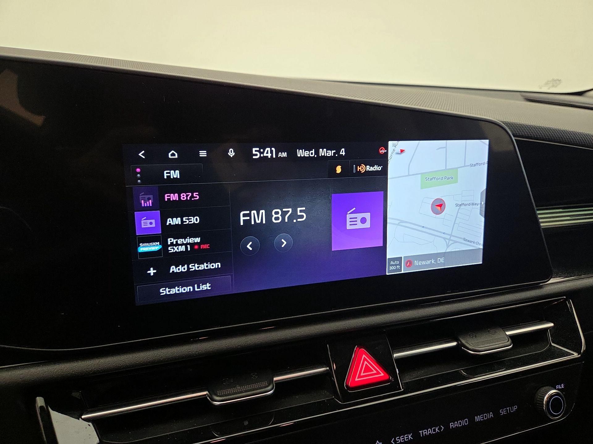 Thumbnail: 2023 Kia Niro - 16