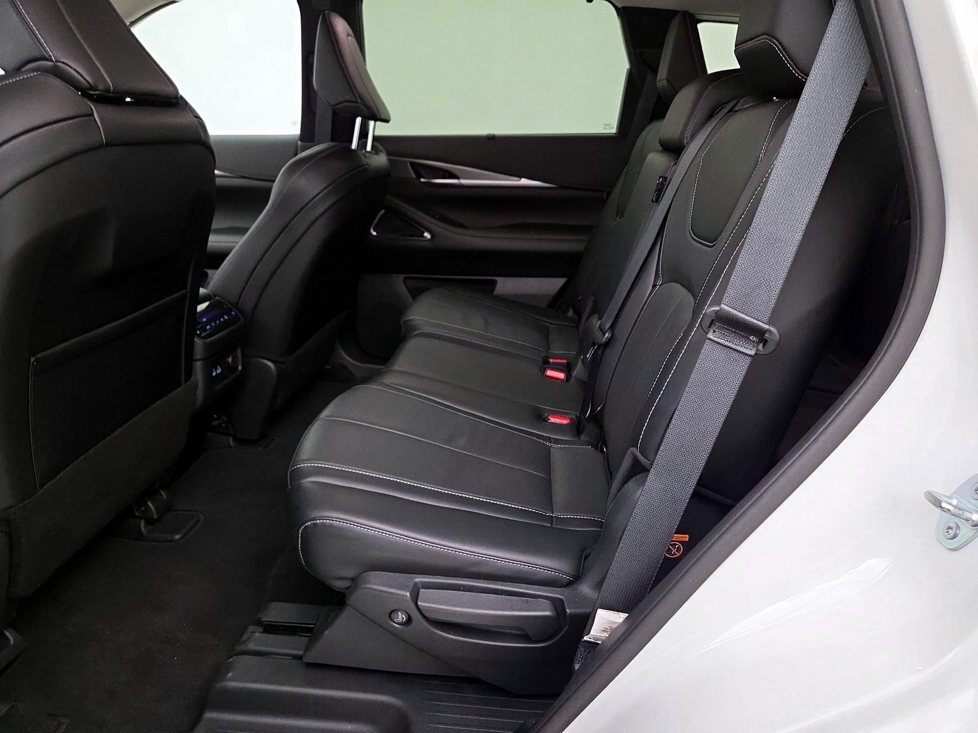 Thumbnail: 2023 INFINITI QX60 - 20