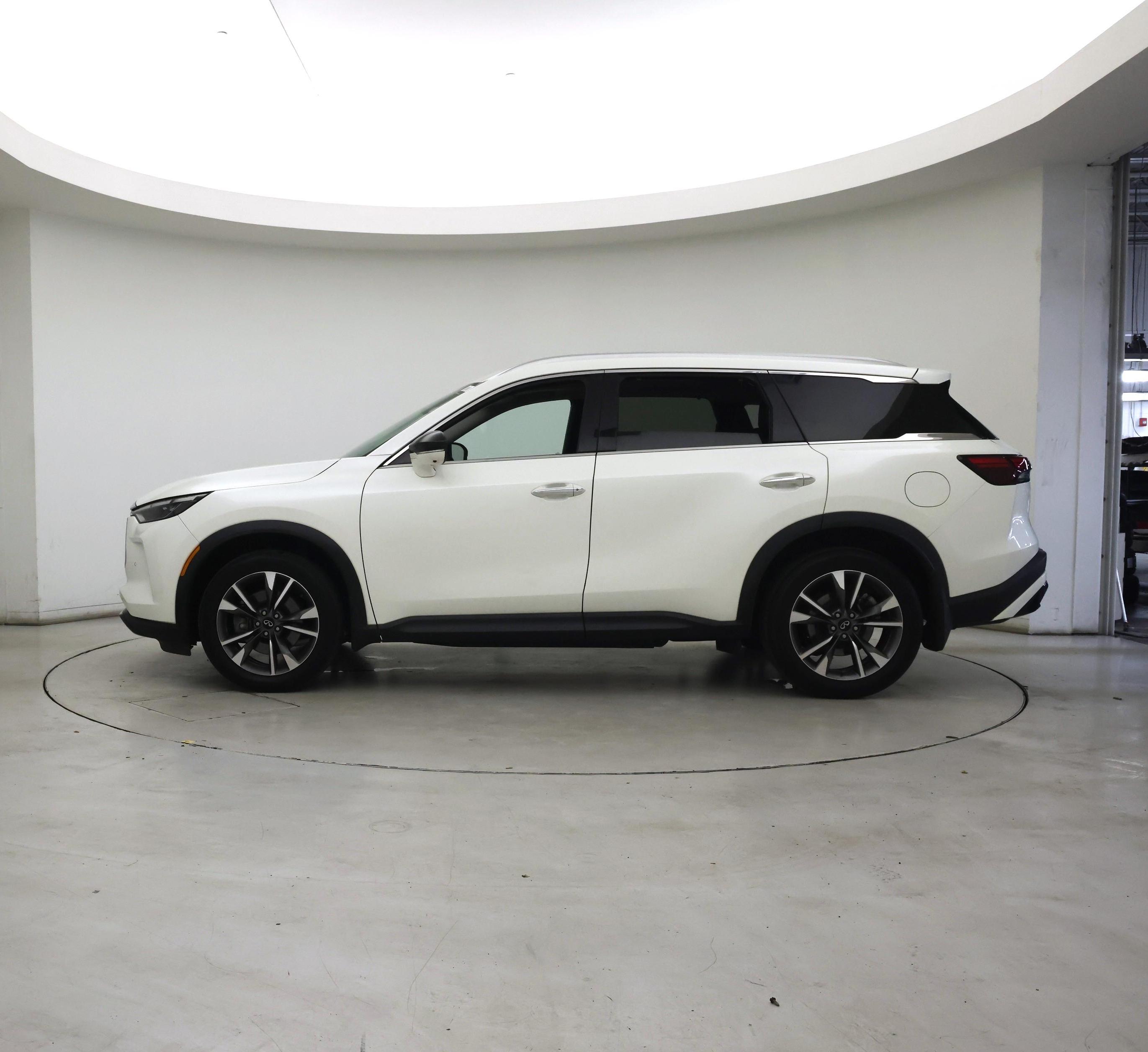 Thumbnail: 2023 INFINITI QX60 - 3