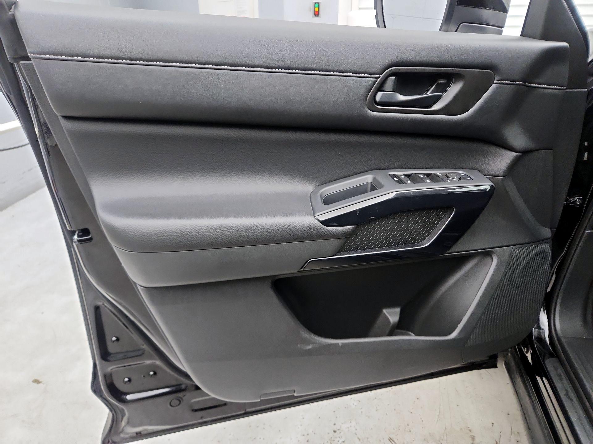 Thumbnail: 2024 Nissan Pathfinder - 12