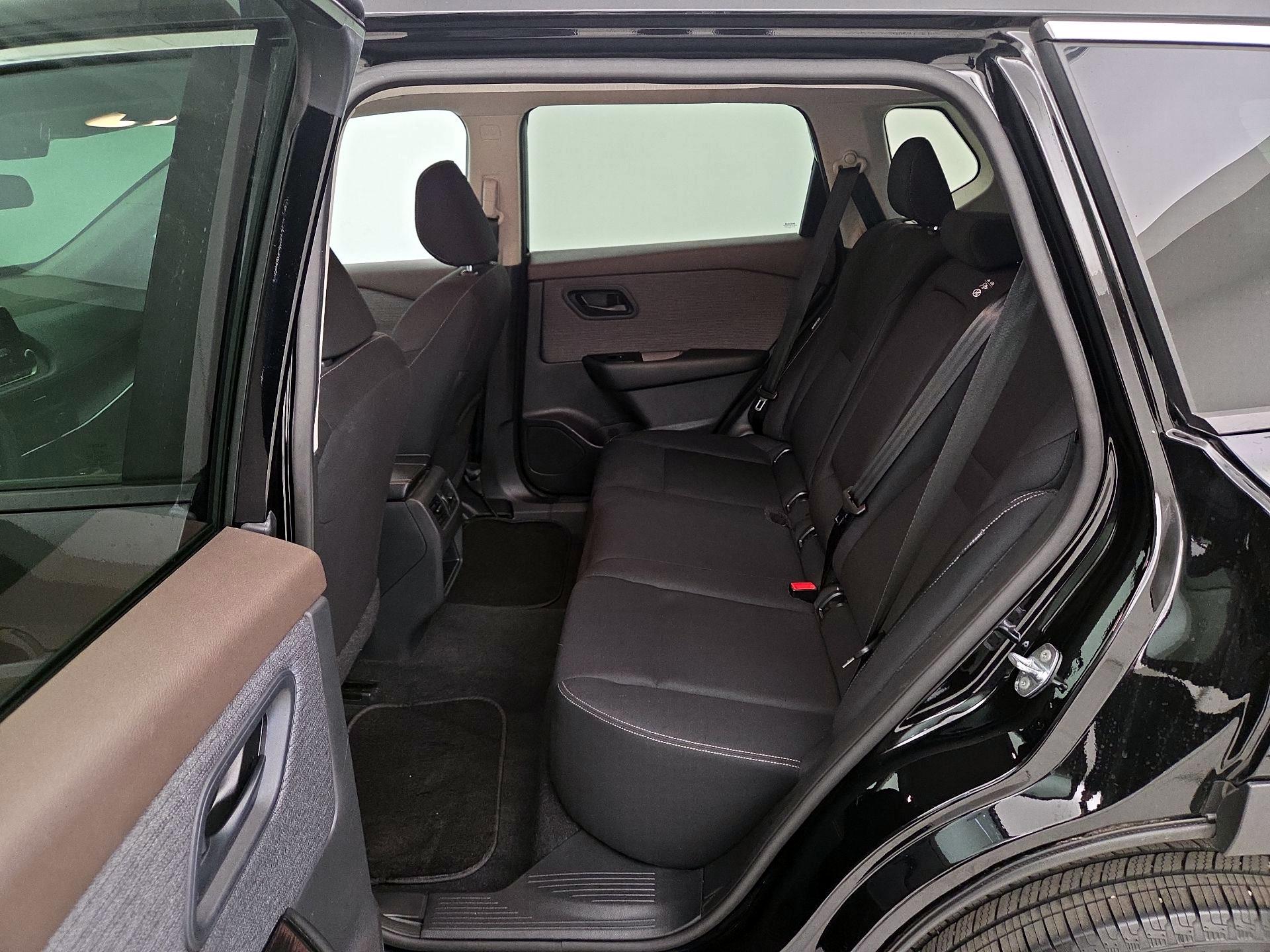 Thumbnail: 2023 Nissan Rogue - 18