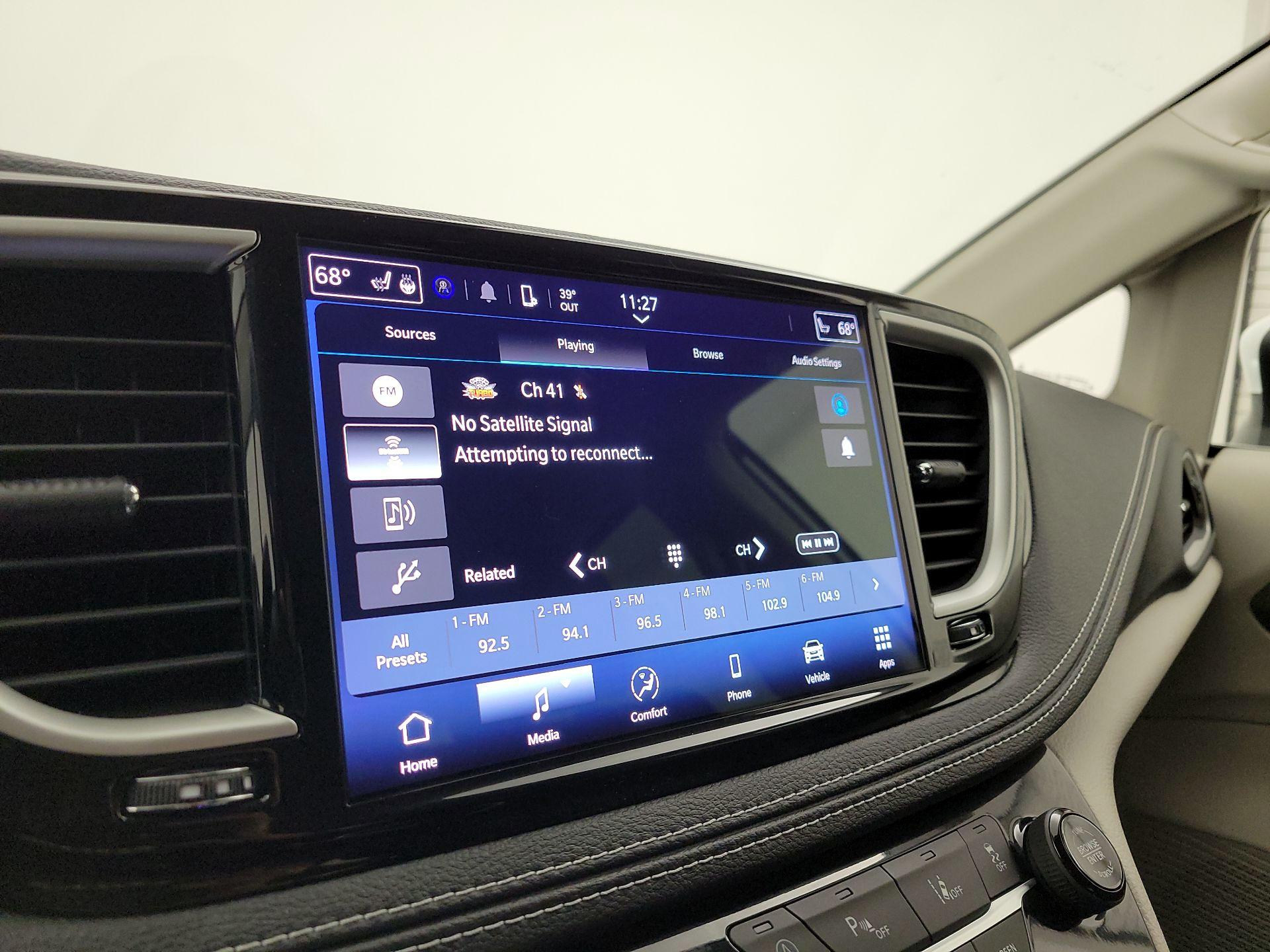 Thumbnail: 2023 Chrysler Pacifica - 15