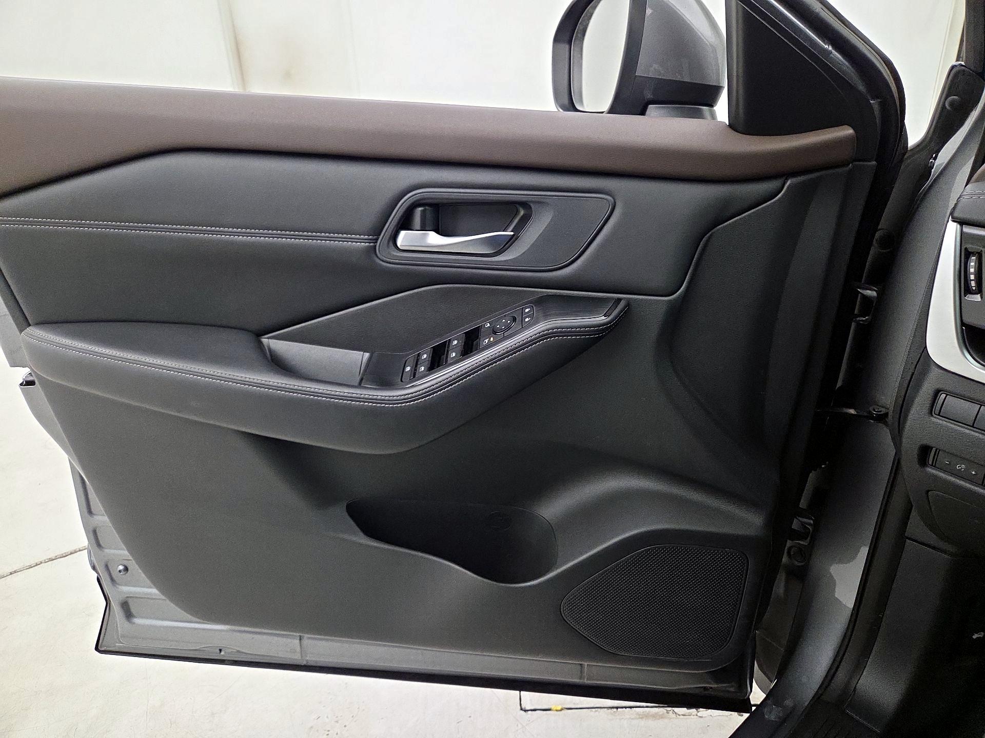 Thumbnail: 2023 Nissan Rogue - 12