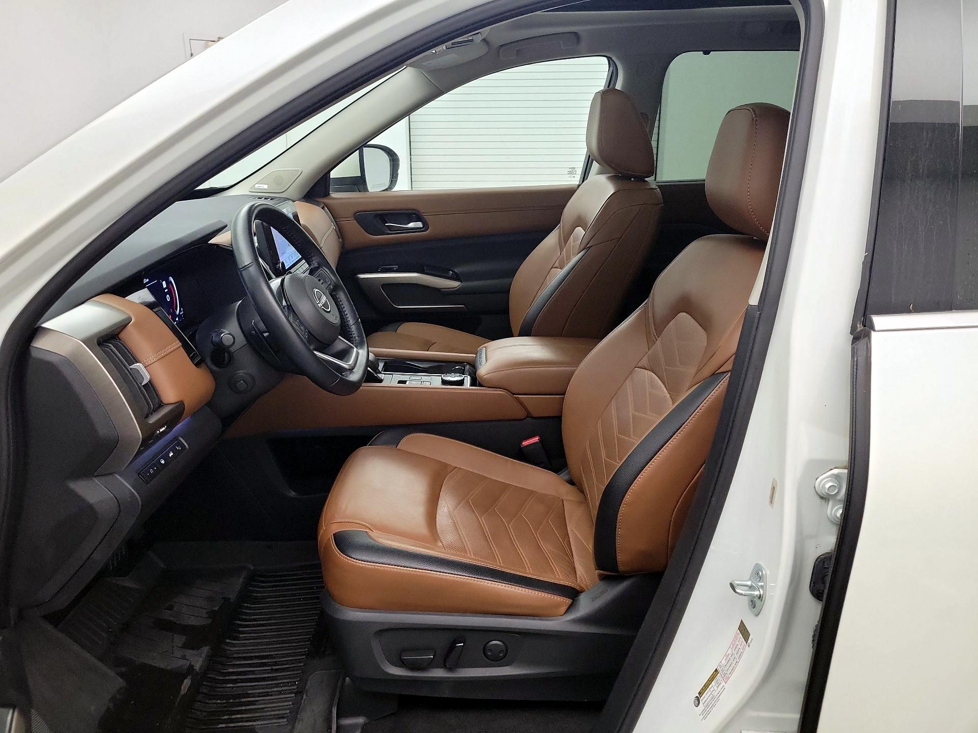 Thumbnail: 2023 Nissan Pathfinder - 11