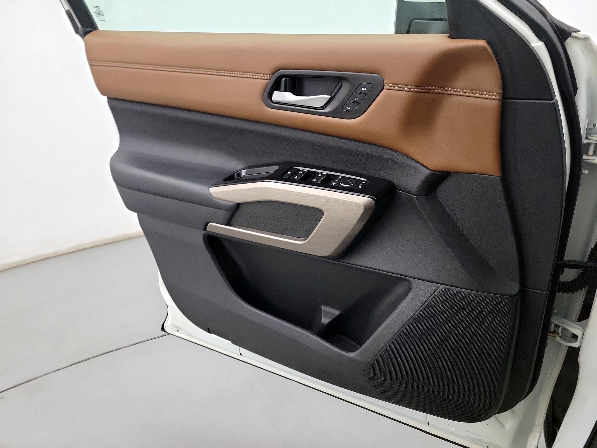 Thumbnail: 2023 Nissan Pathfinder - 12