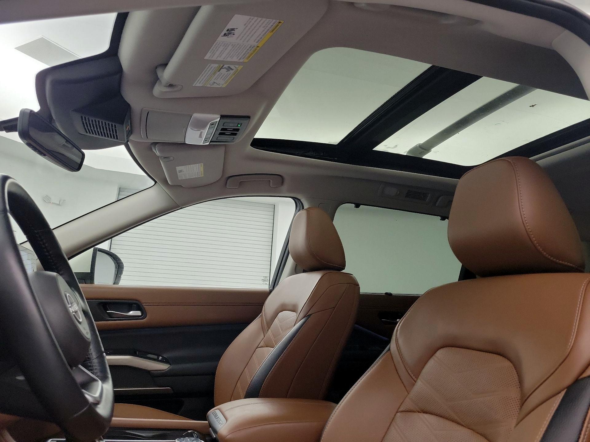 Thumbnail: 2023 Nissan Pathfinder - 20