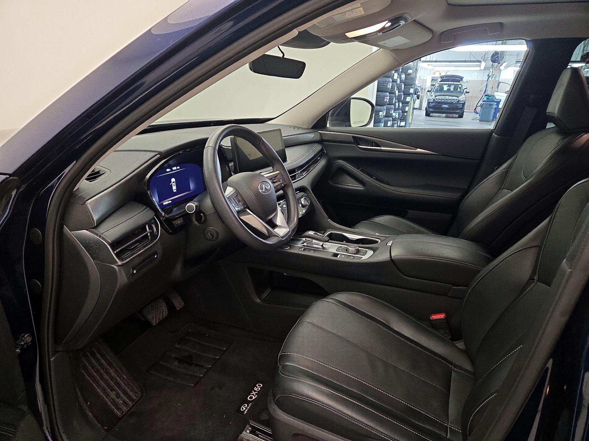 Thumbnail: 2023 INFINITI QX60 - 11
