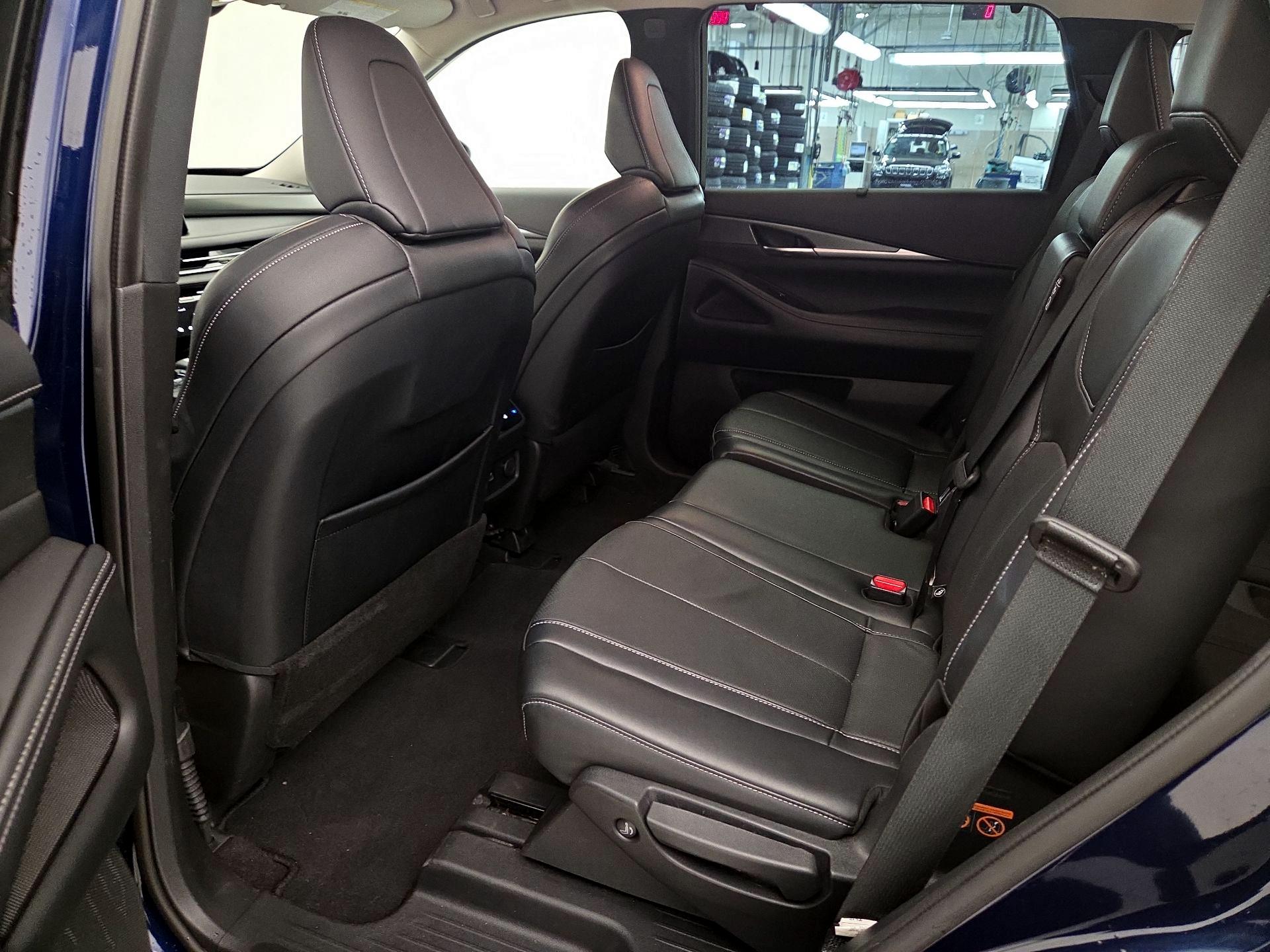 Thumbnail: 2023 INFINITI QX60 - 18