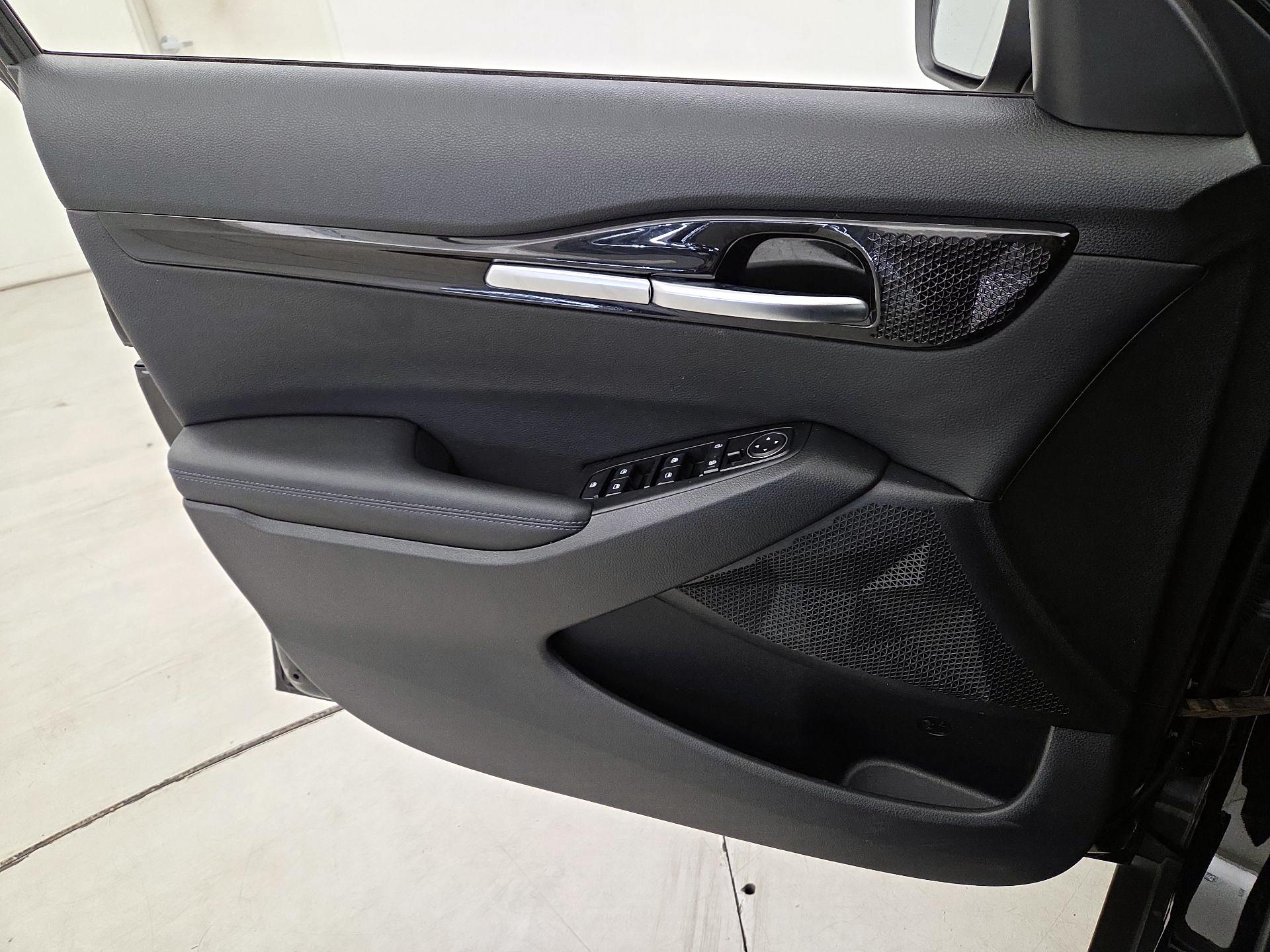 Thumbnail: 2023 Kia Seltos - 12