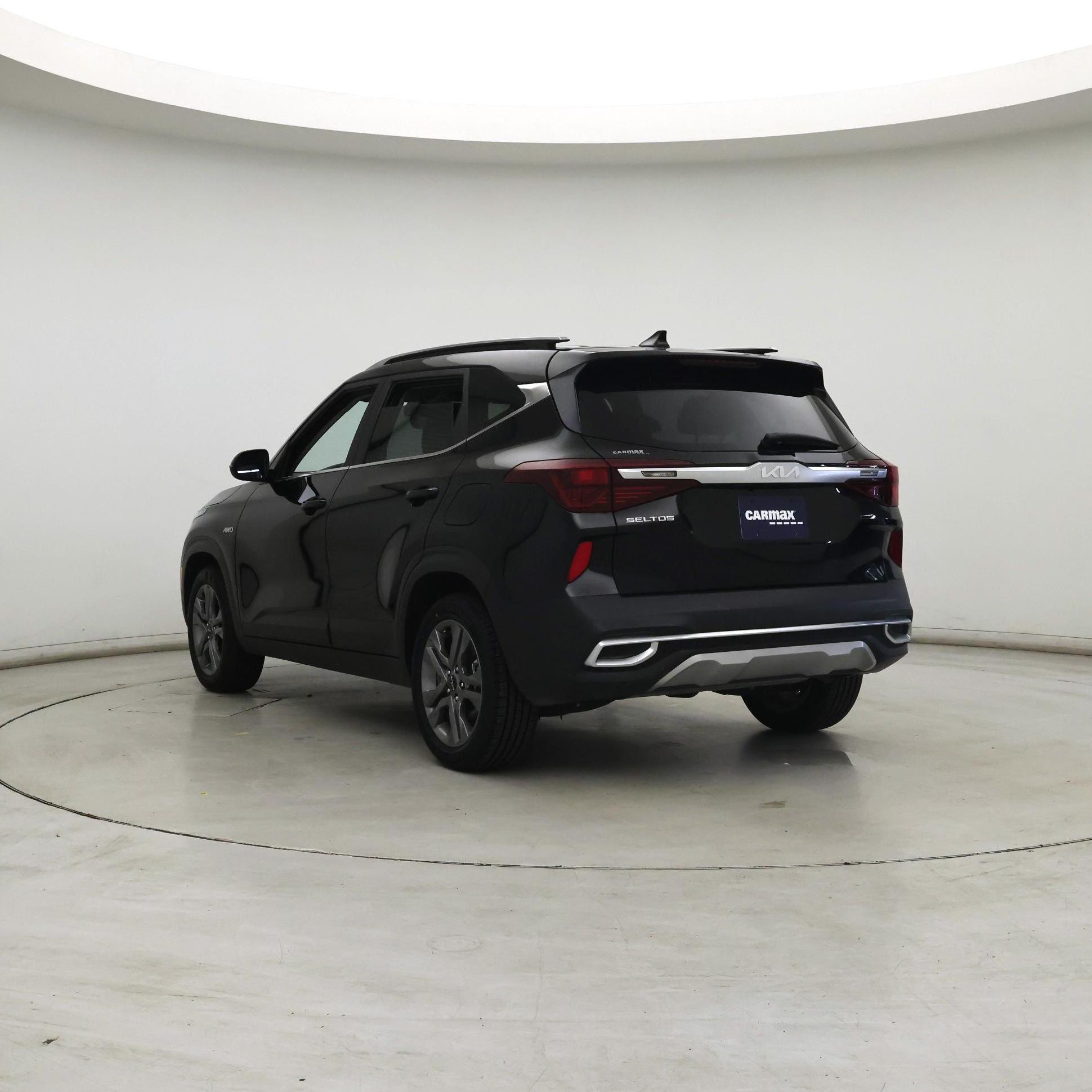 Thumbnail: 2023 Kia Seltos - 2