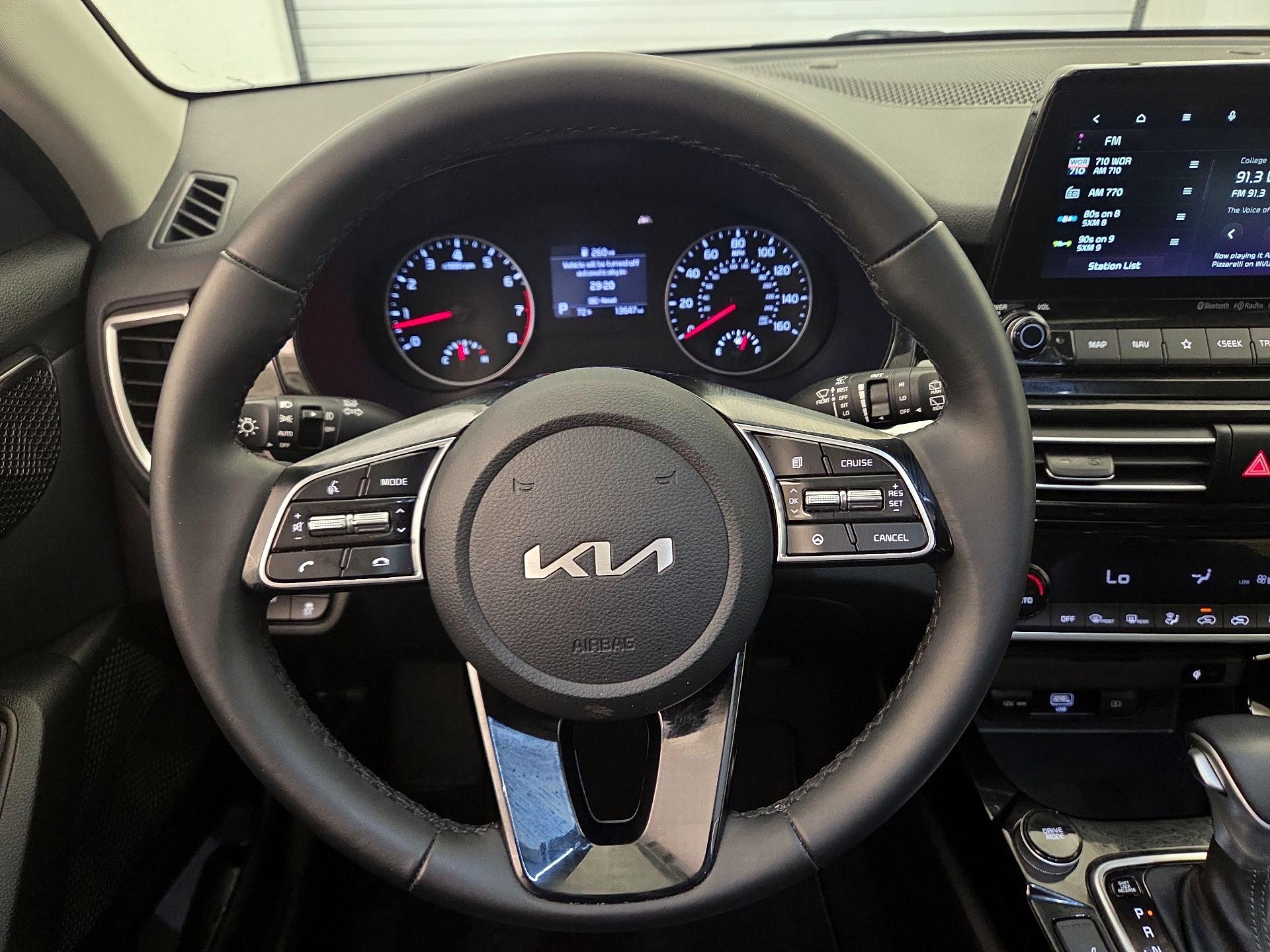 Thumbnail: 2023 Kia Seltos - 10