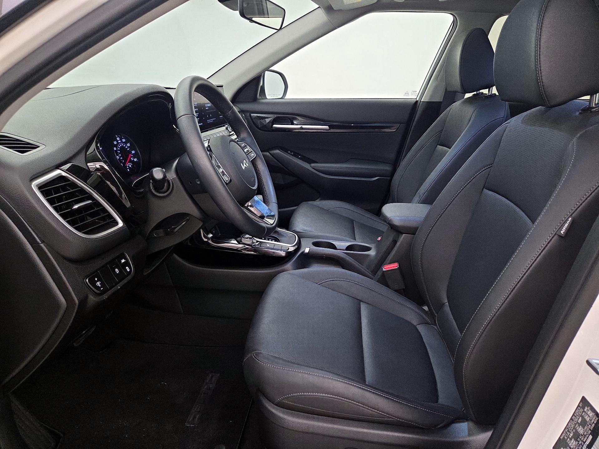 Thumbnail: 2023 Kia Seltos - 11