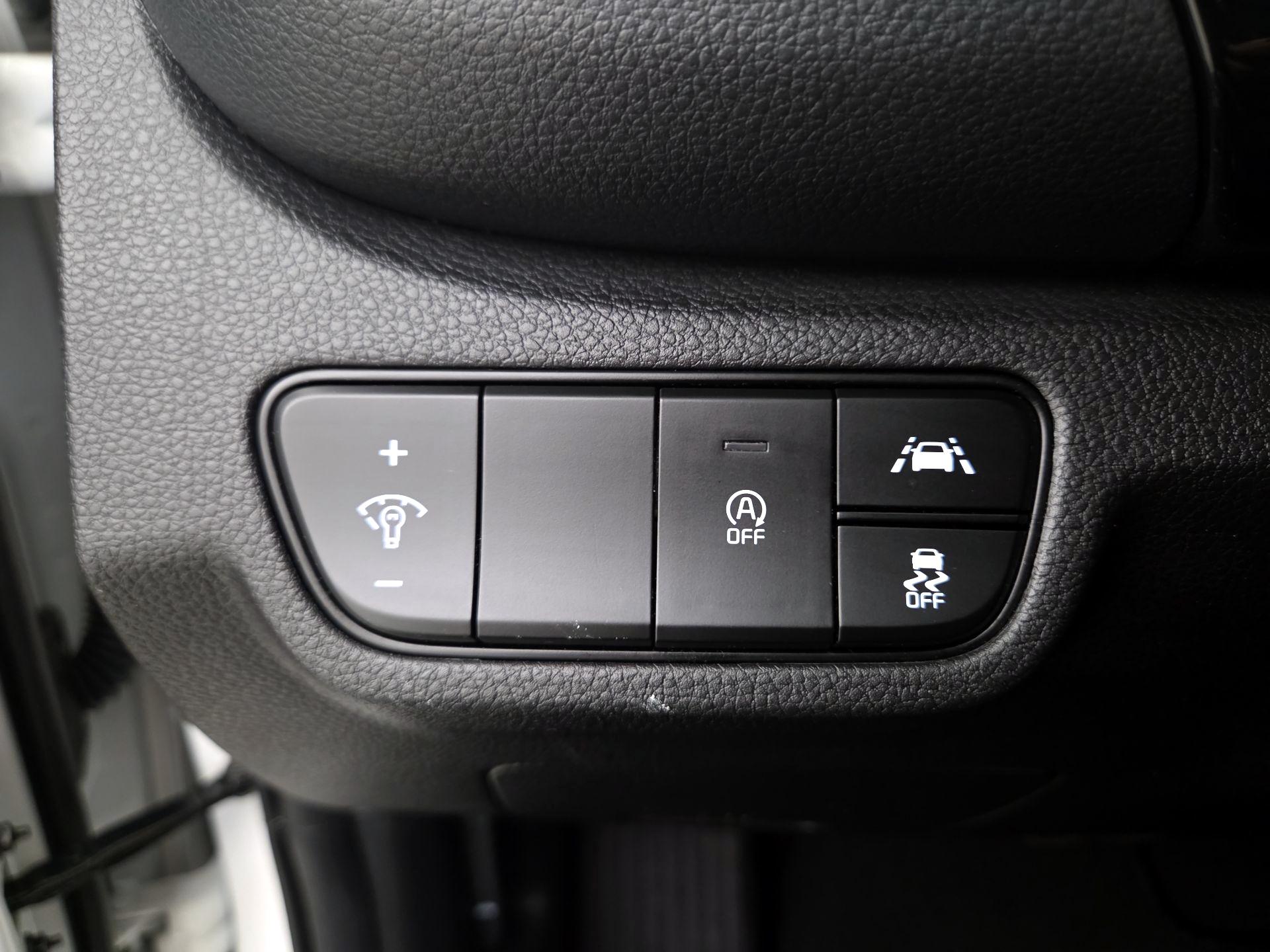 Thumbnail: 2023 Kia Seltos - 13