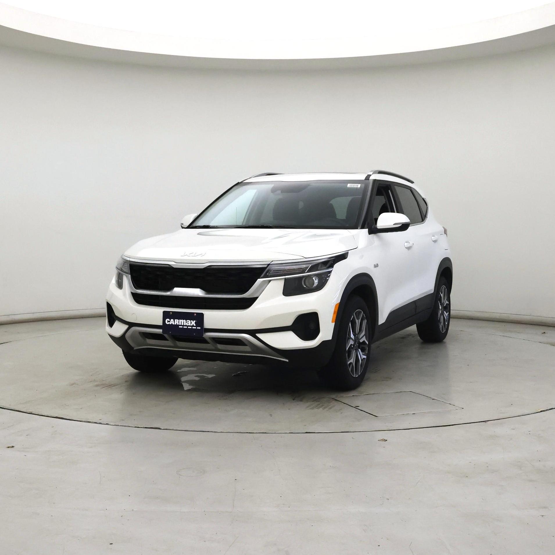 Thumbnail: 2023 Kia Seltos - 4