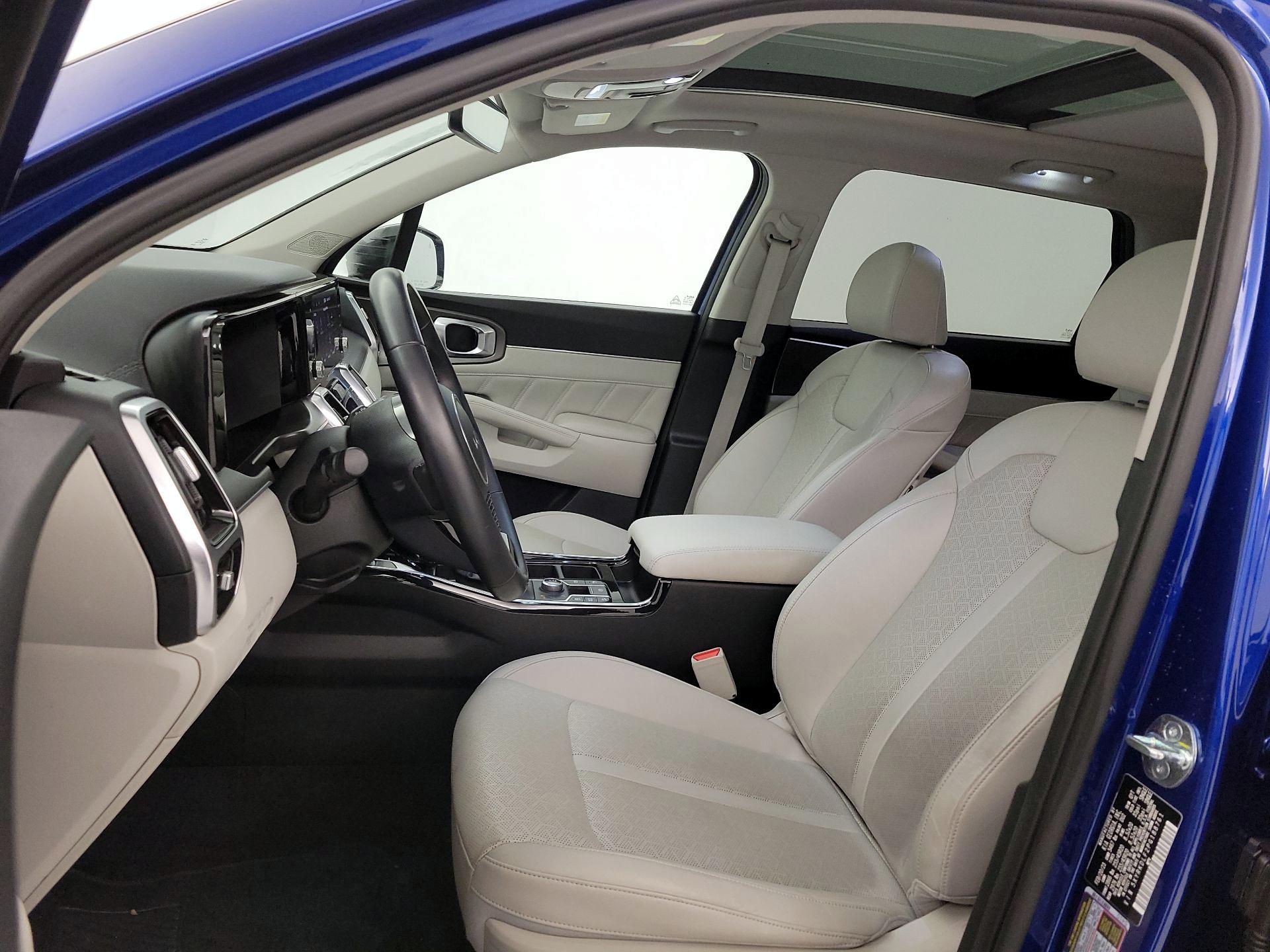 Thumbnail: 2023 Kia Sorento - 11