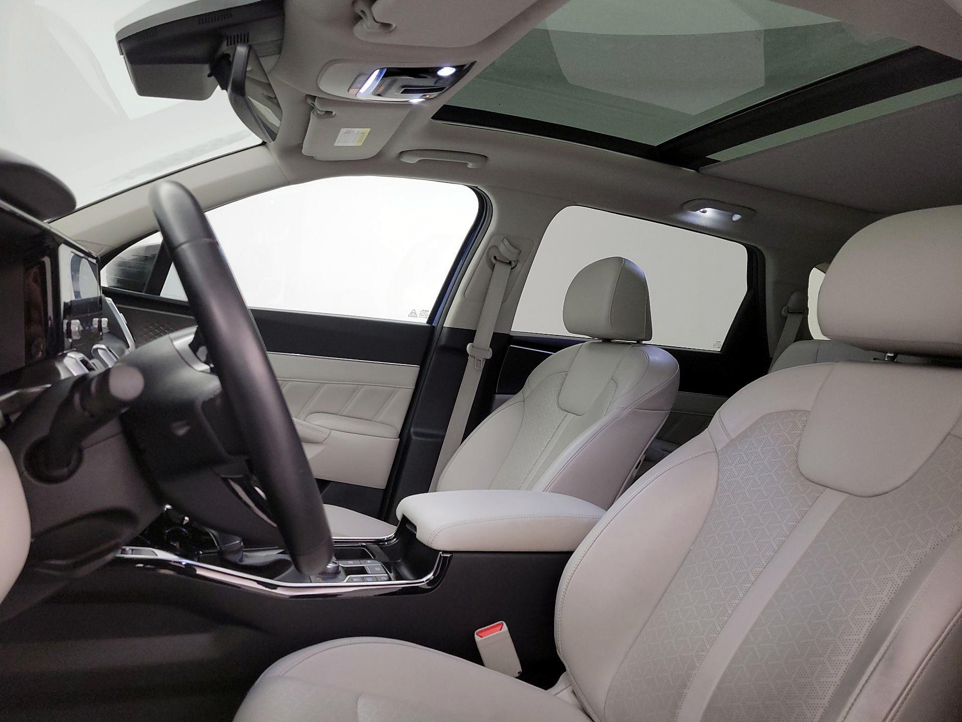 Thumbnail: 2023 Kia Sorento - 20