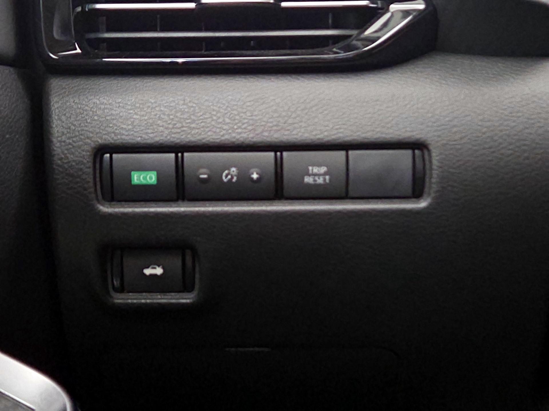 Thumbnail: 2022 Nissan Sentra - 13