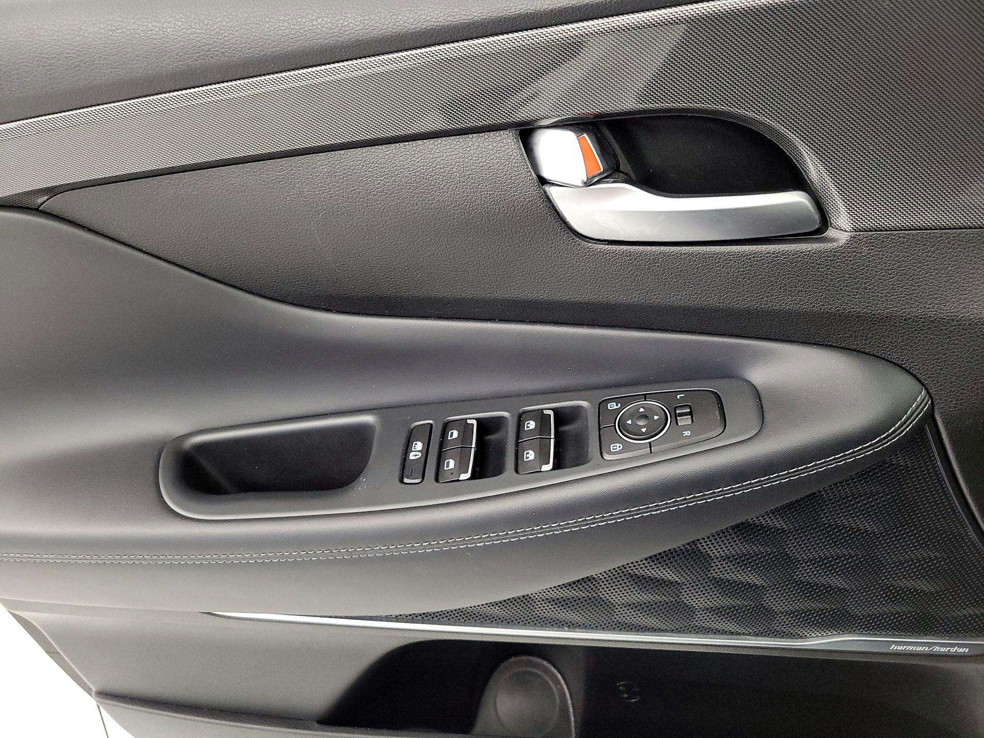 Thumbnail: 2022 Hyundai Santa Fe - 12