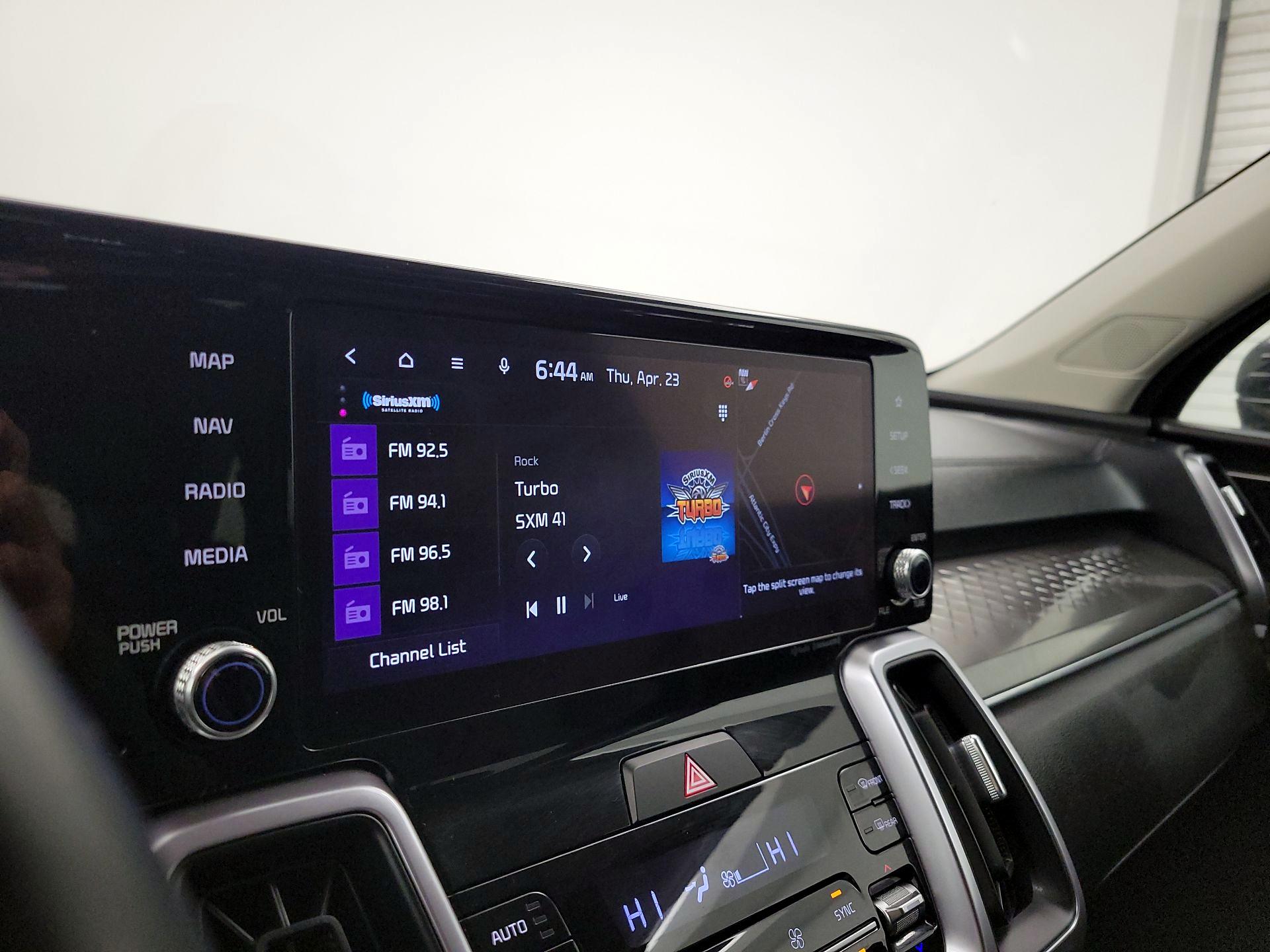 Thumbnail: 2023 Kia Sorento - 16