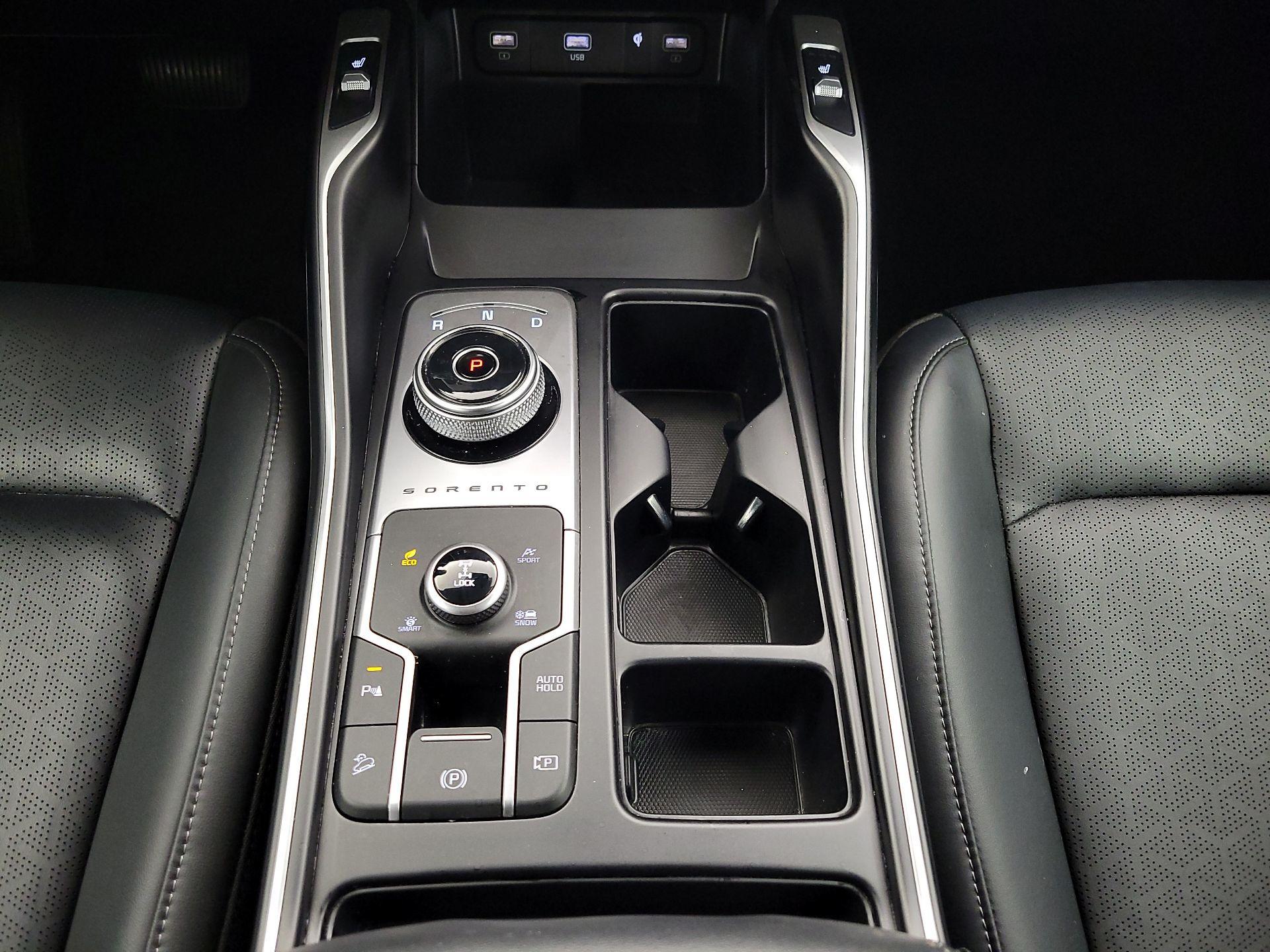 Thumbnail: 2023 Kia Sorento - 18