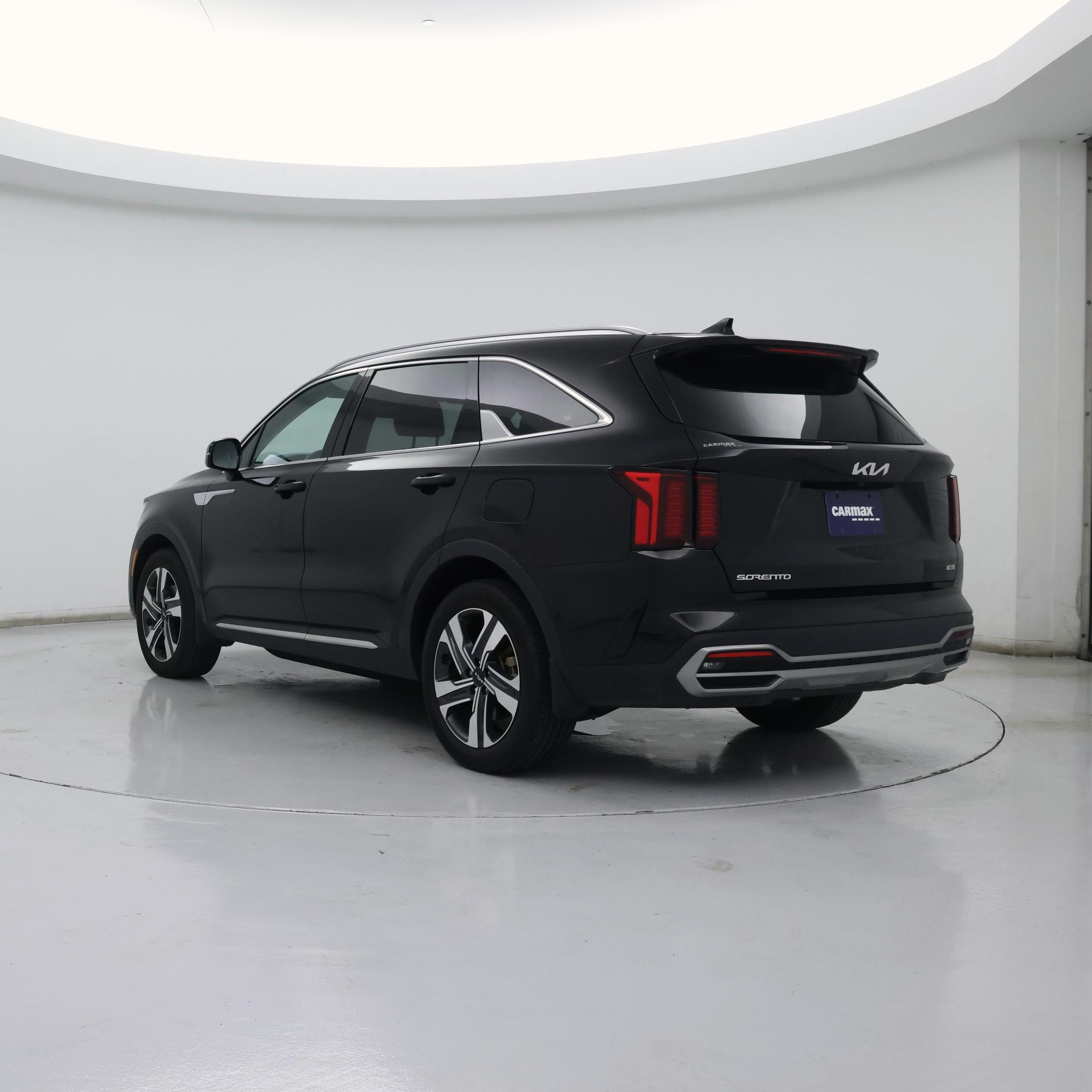 Thumbnail: 2023 Kia Sorento - 2