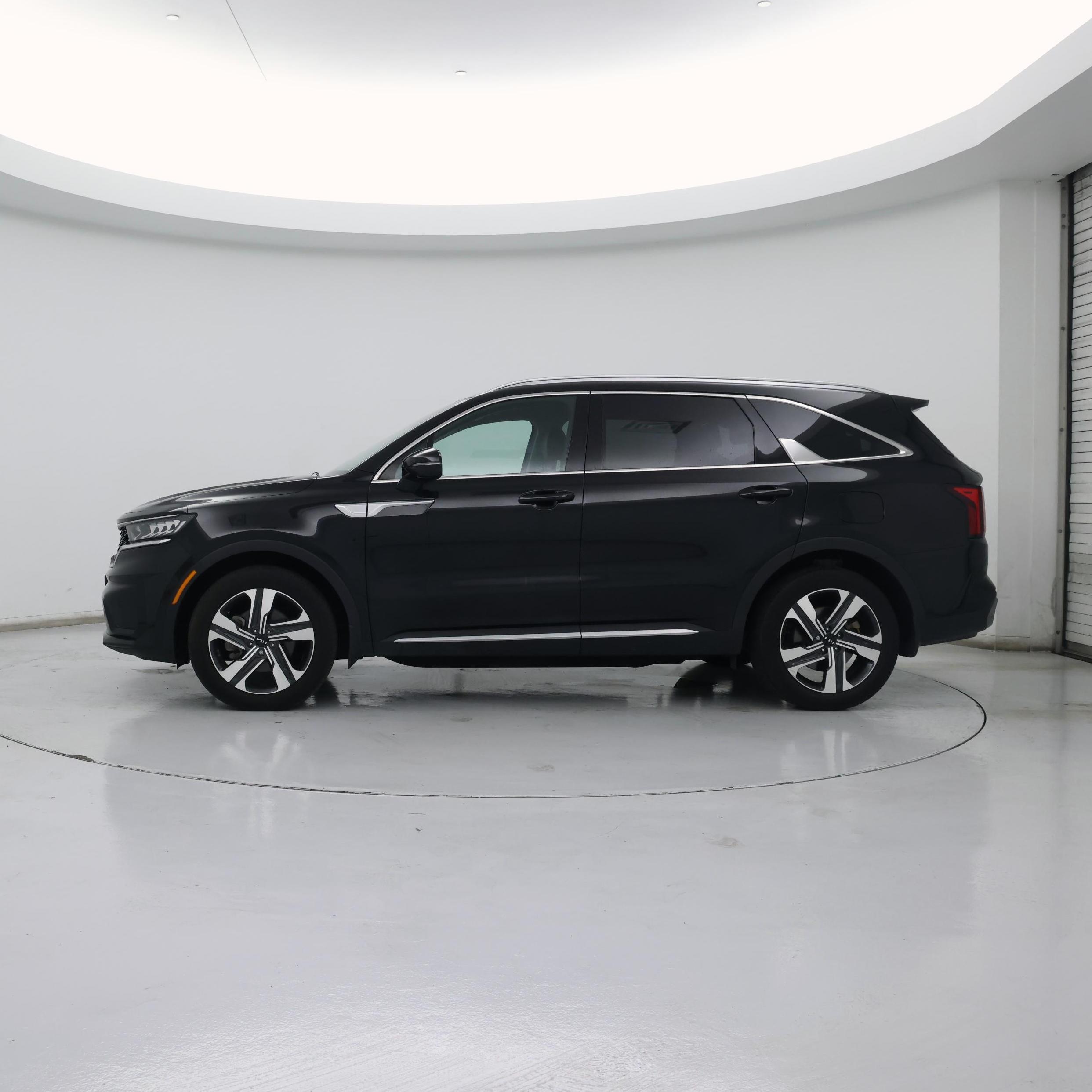Thumbnail: 2023 Kia Sorento - 3