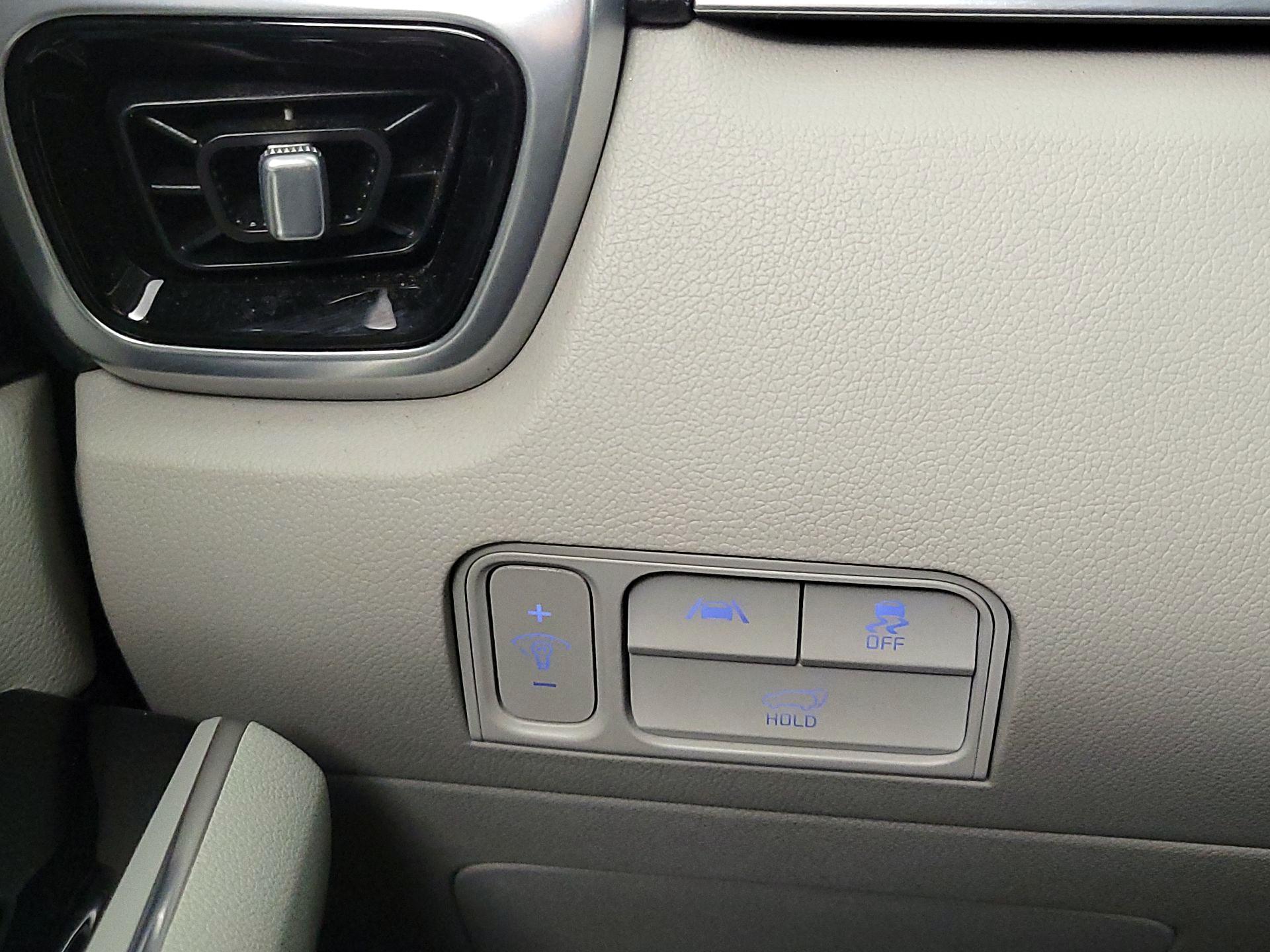 Thumbnail: 2023 Kia Sorento - 13