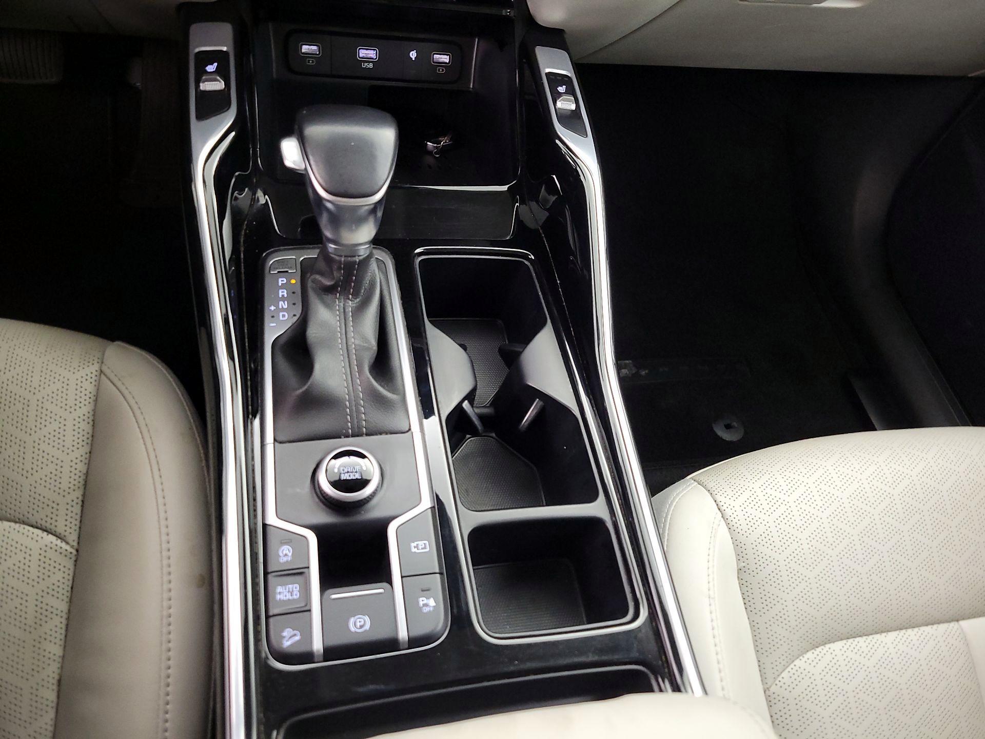 Thumbnail: 2023 Kia Sorento - 18