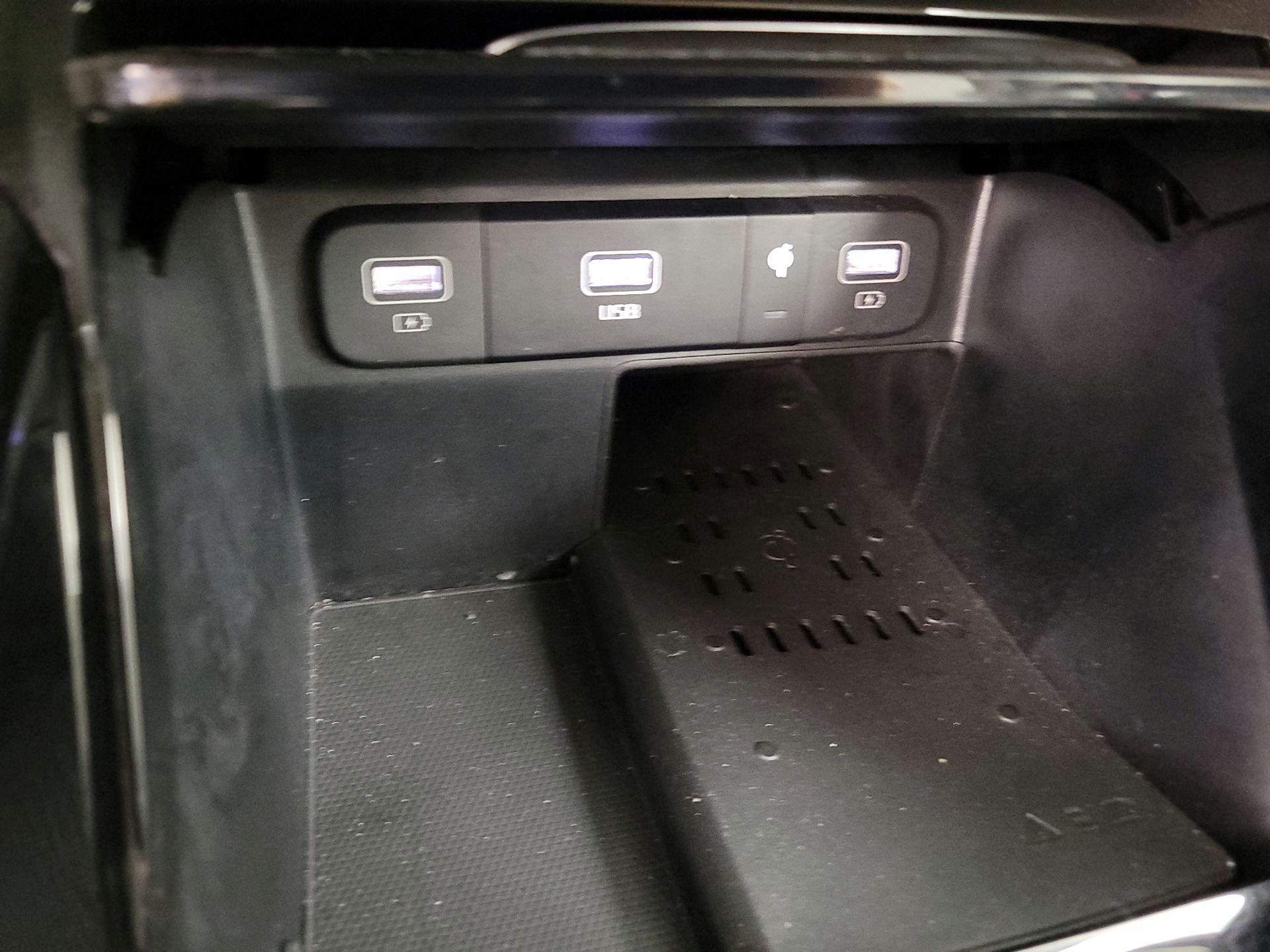 Thumbnail: 2023 Kia Sorento - 19