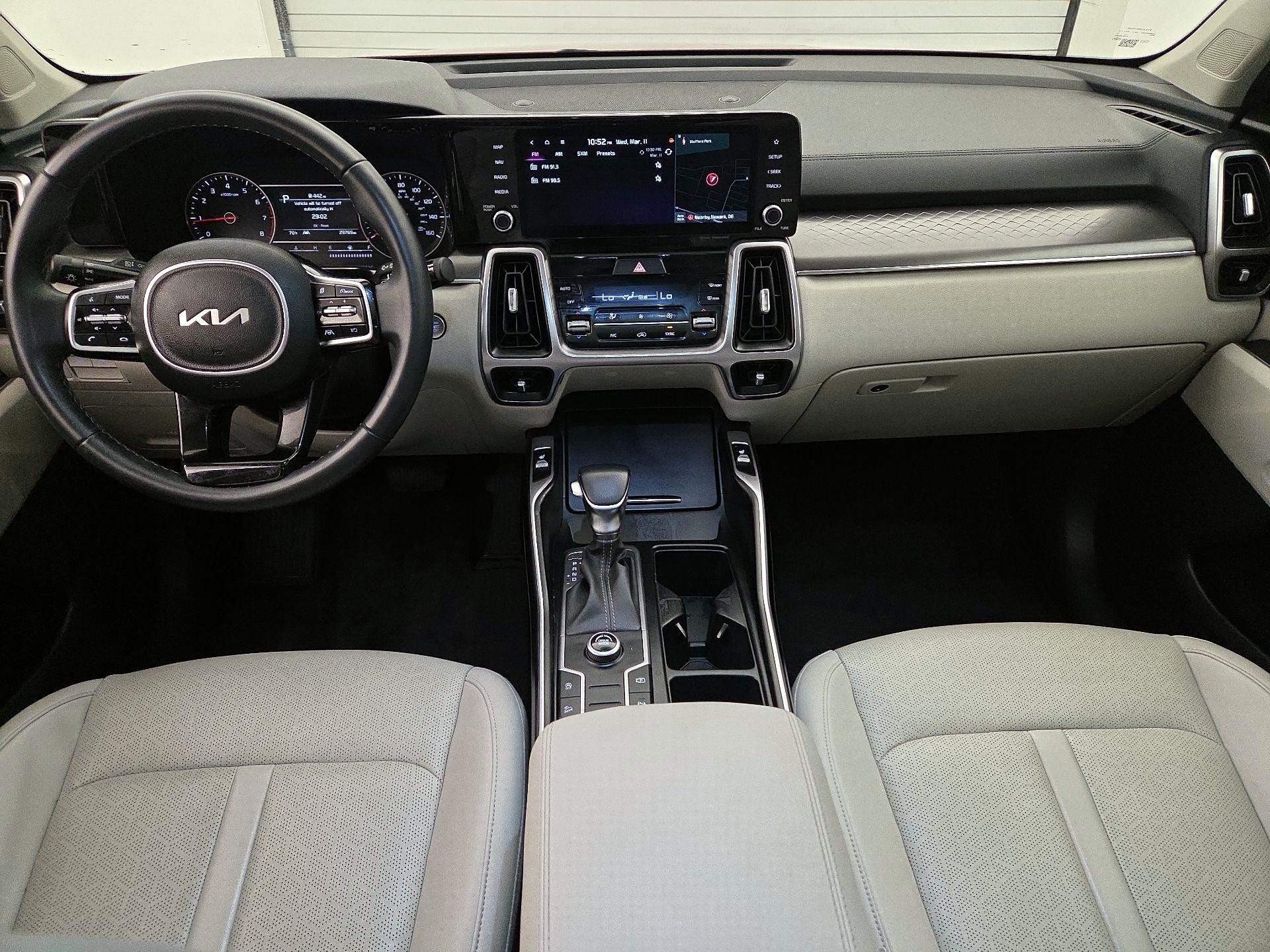 Thumbnail: 2023 Kia Sorento - 9