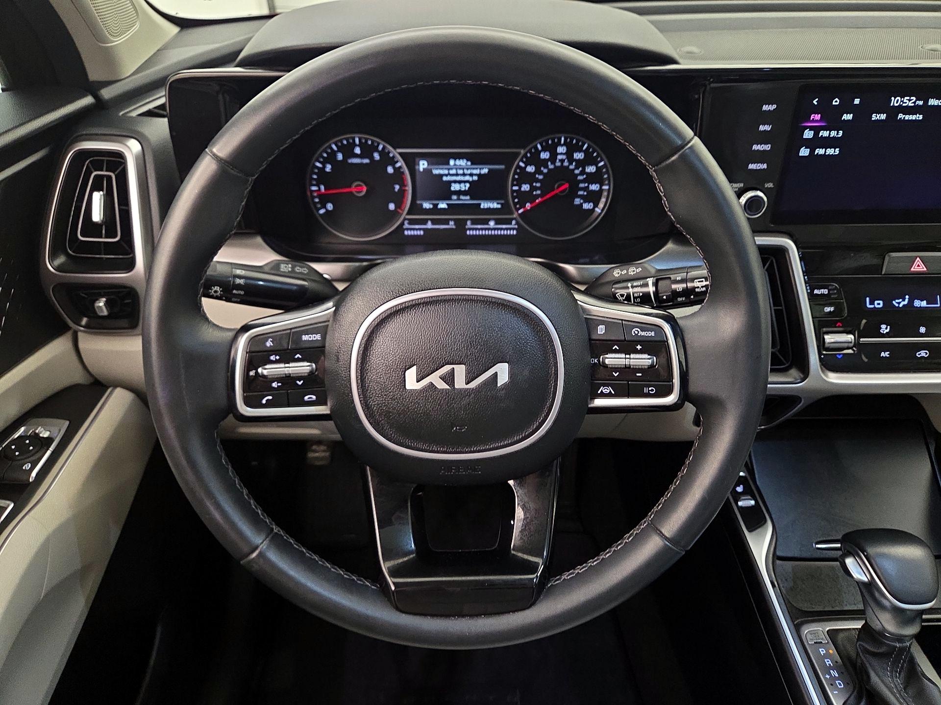 Thumbnail: 2023 Kia Sorento - 10