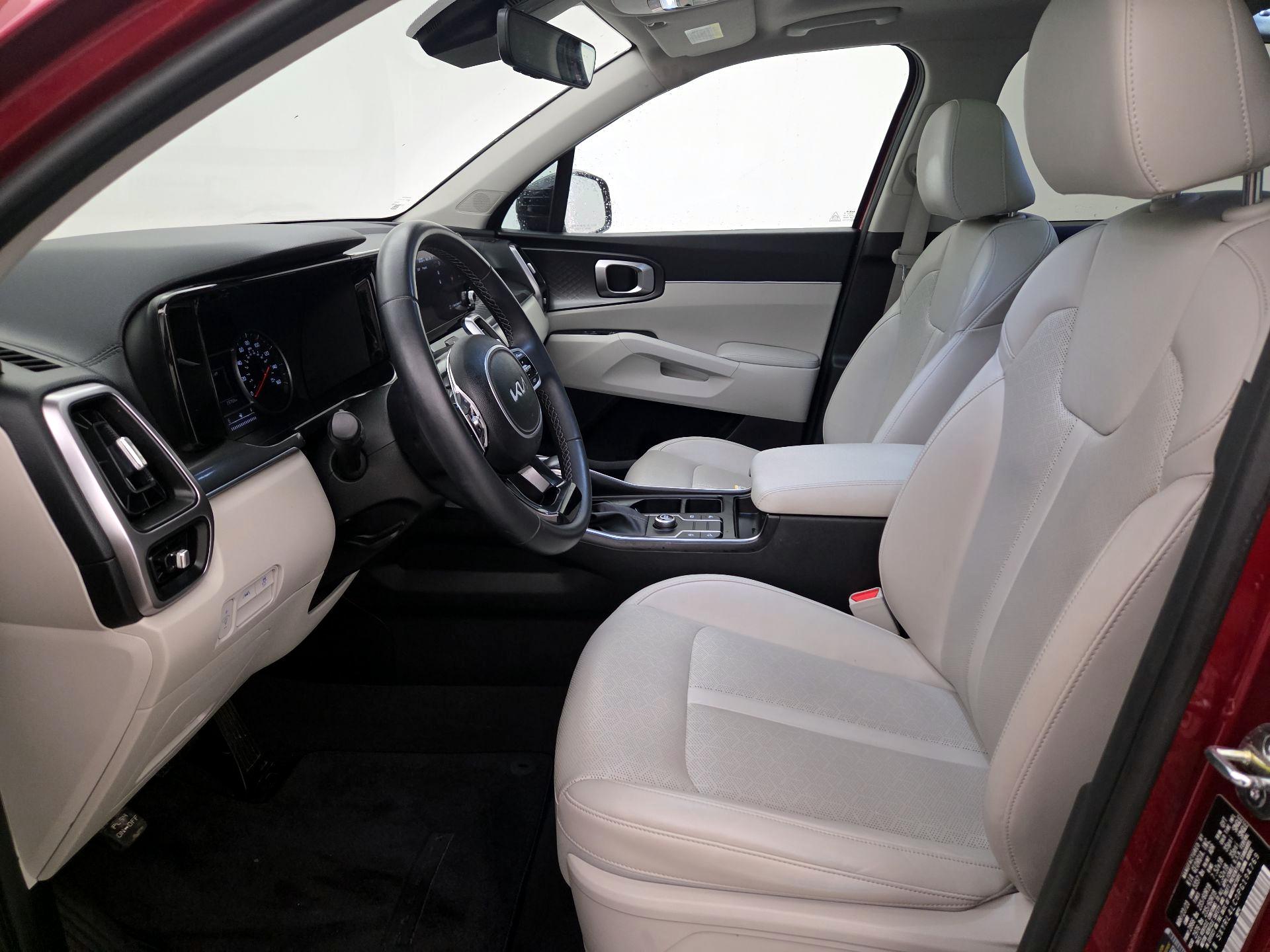 Thumbnail: 2023 Kia Sorento - 11